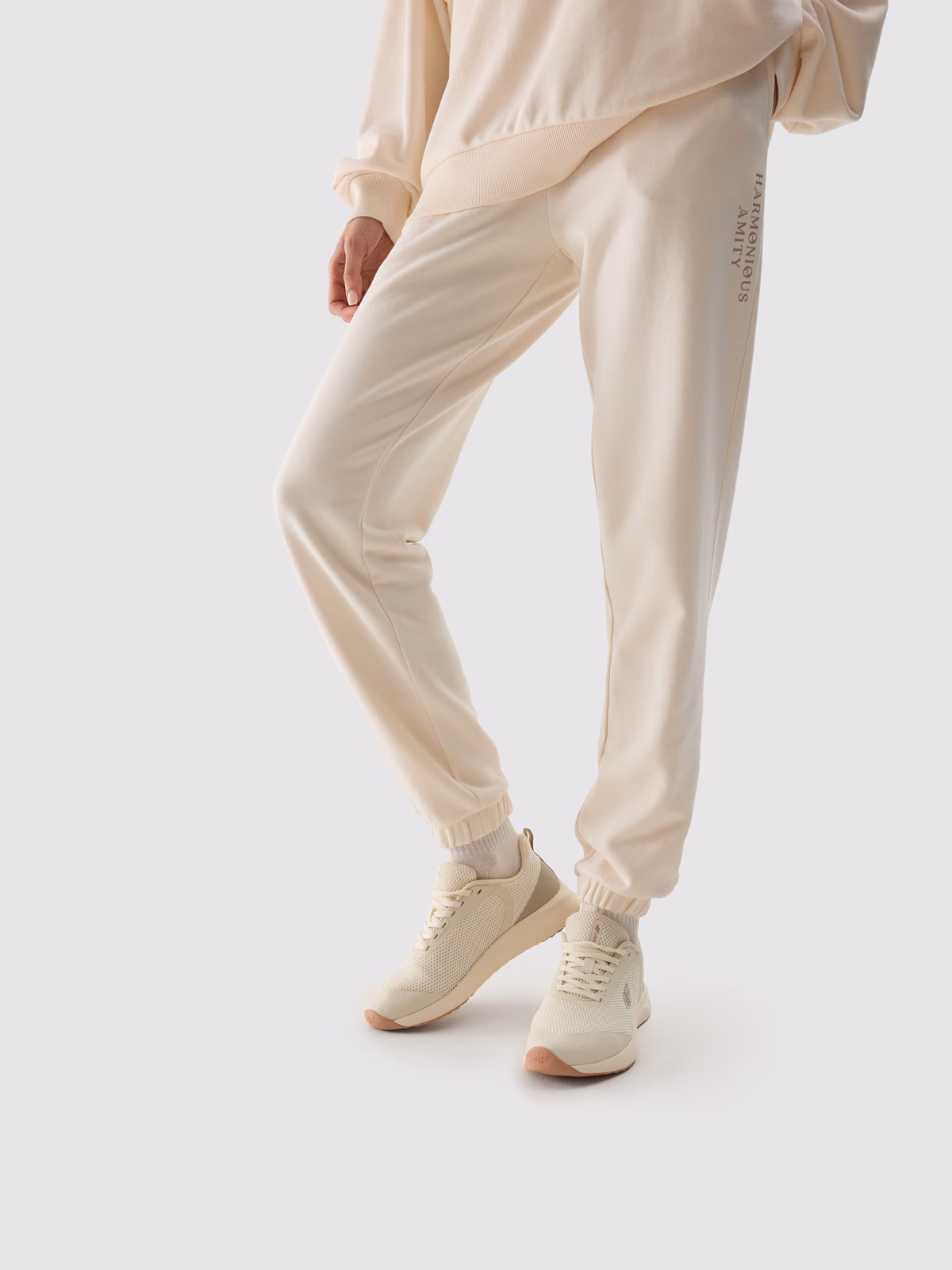 Spodnie dresowe joggery damskie - kremowe