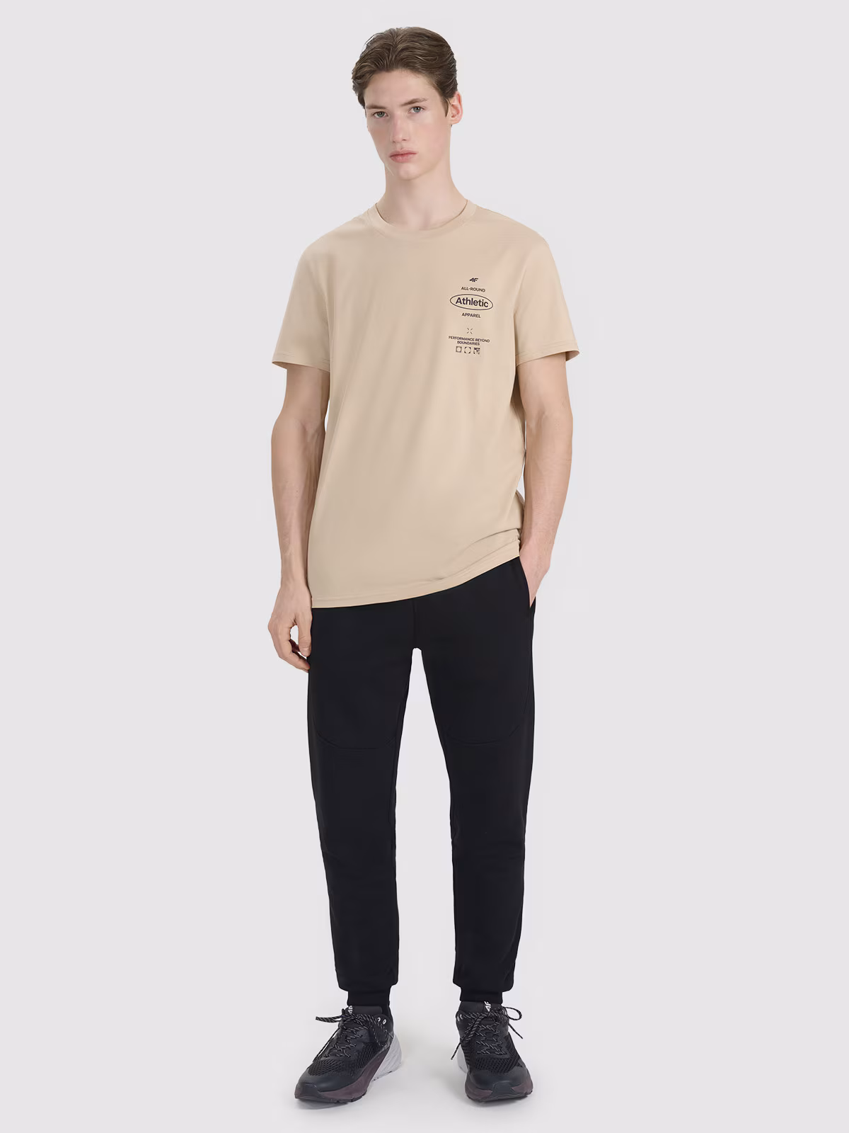 T-shirt regular z nadrukiem męski - brązowy