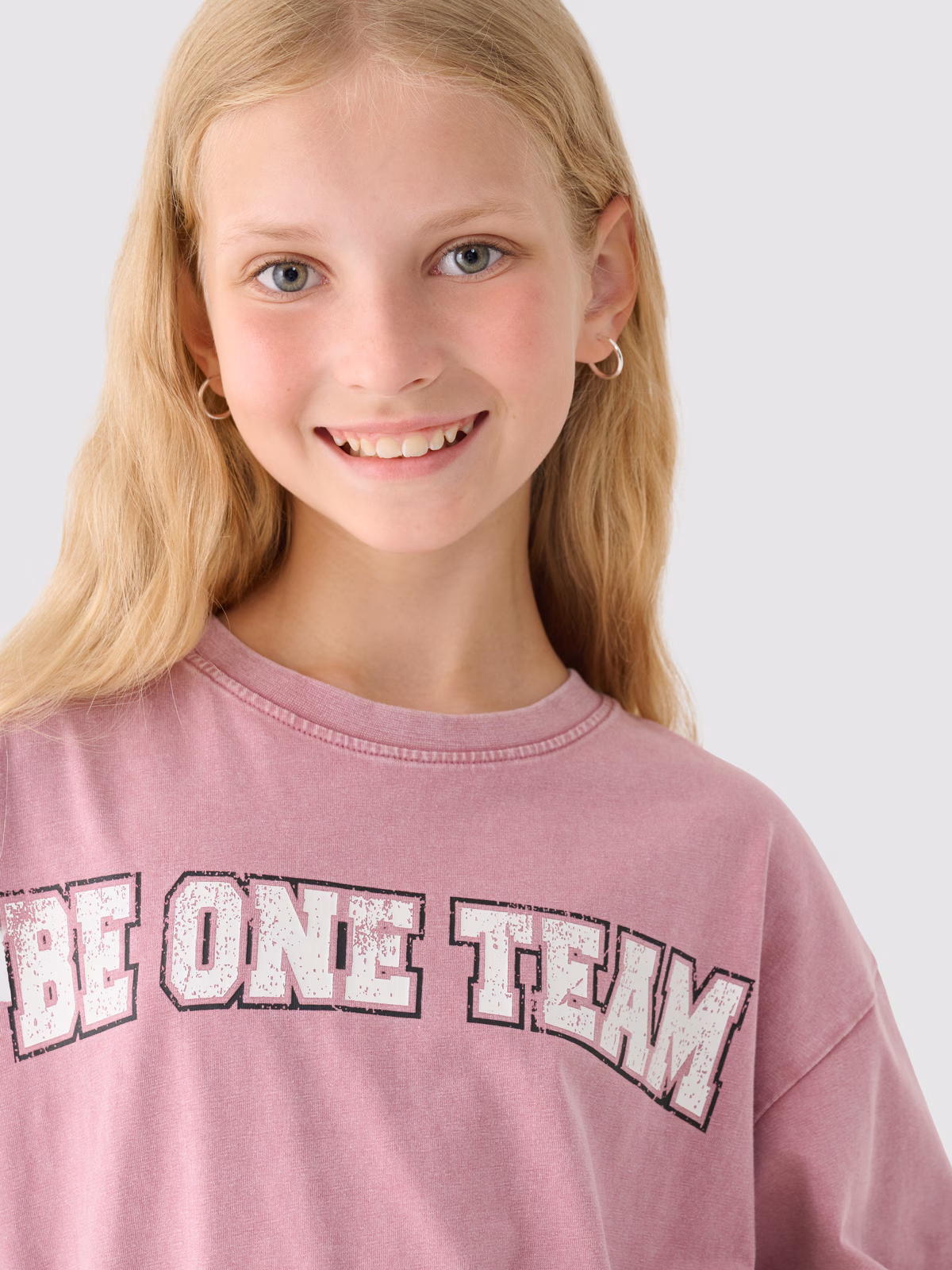 T-shirt z nadrukiem dziewczęcy - różowy