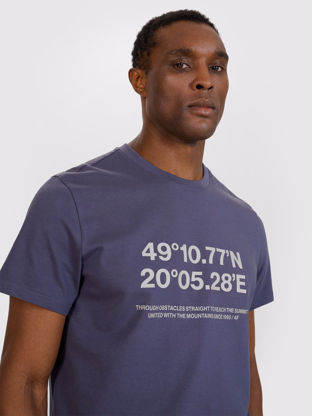 T-shirt regular z nadrukiem męski - szary