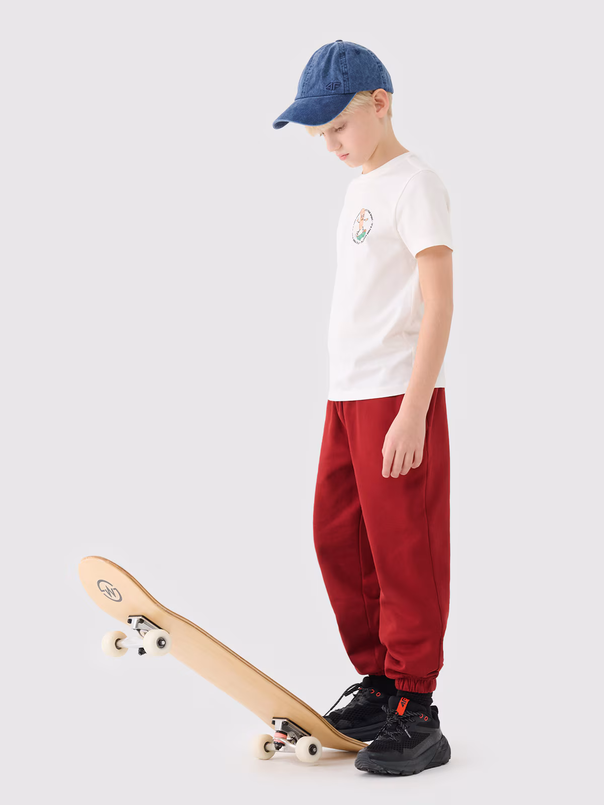 T-shirt regular z nadrukiem chłopięcy - czarny