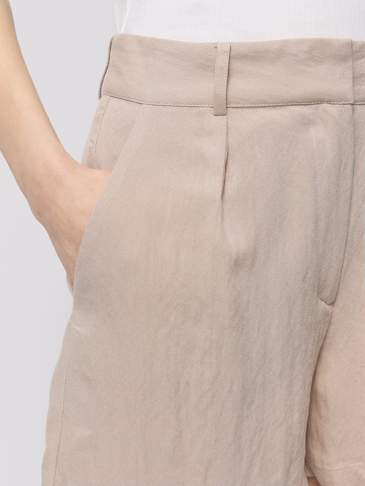 Spodenki casual damskie Outhorn - beżowe