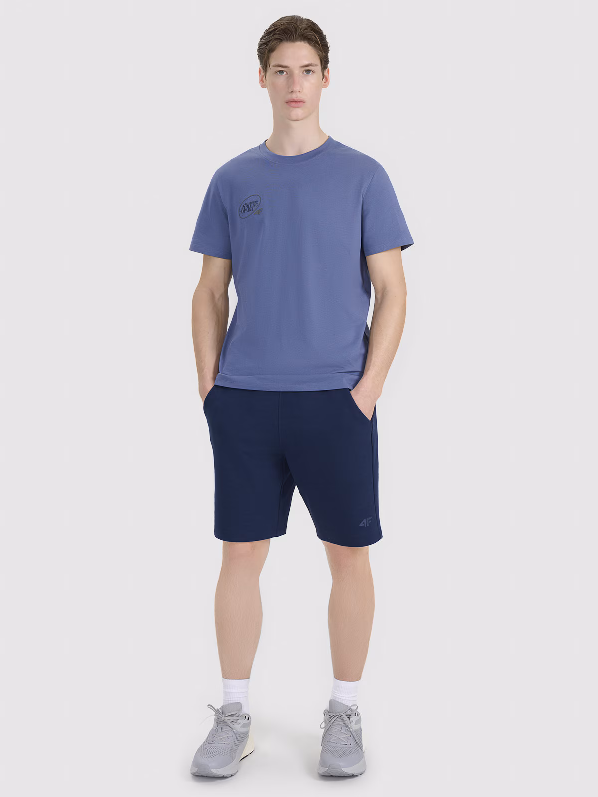 T-shirt regular z nadrukiem męski - granatowy