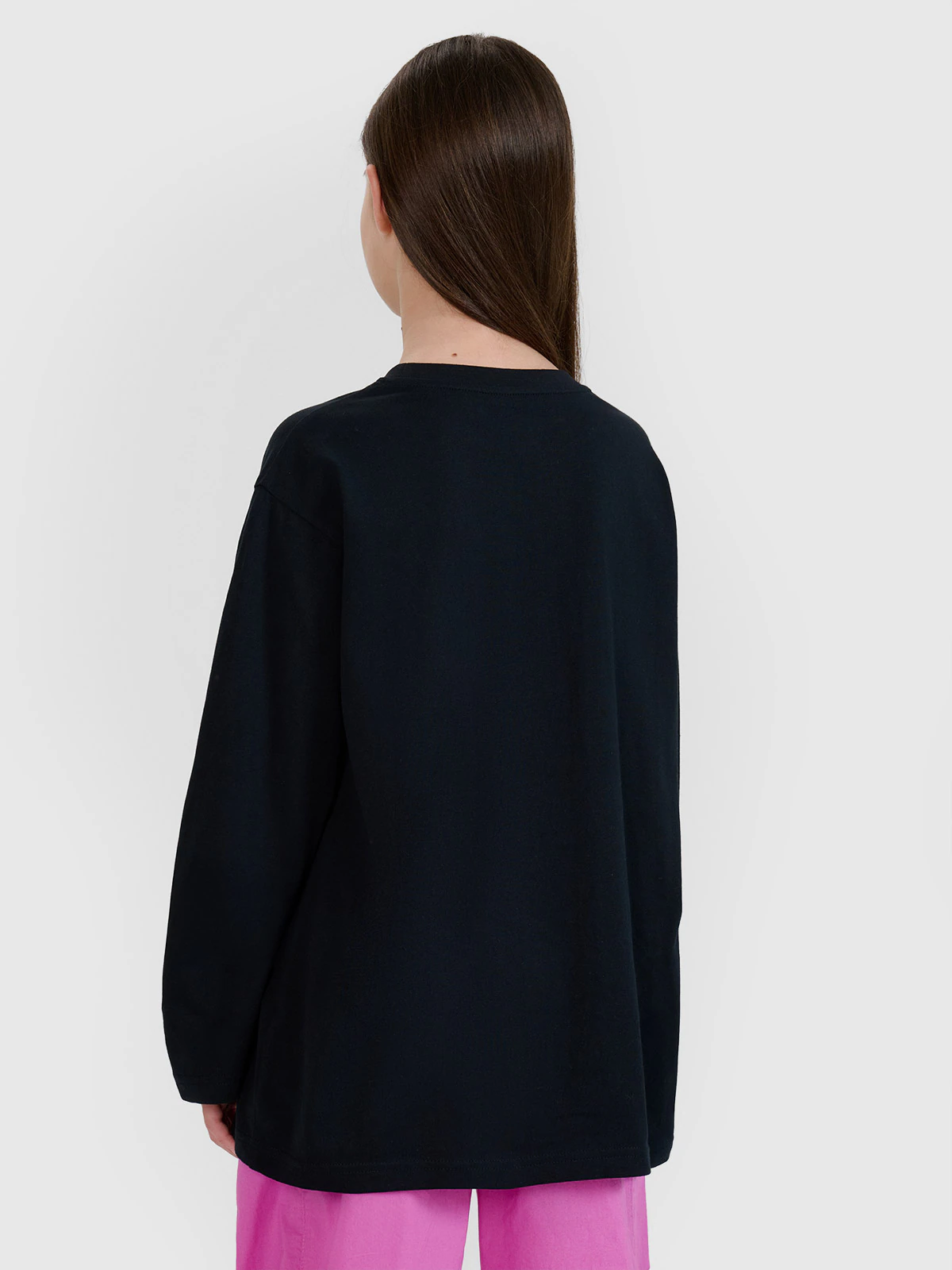 Longsleeve oversize z nadrukiem dziewczęcy - czarny