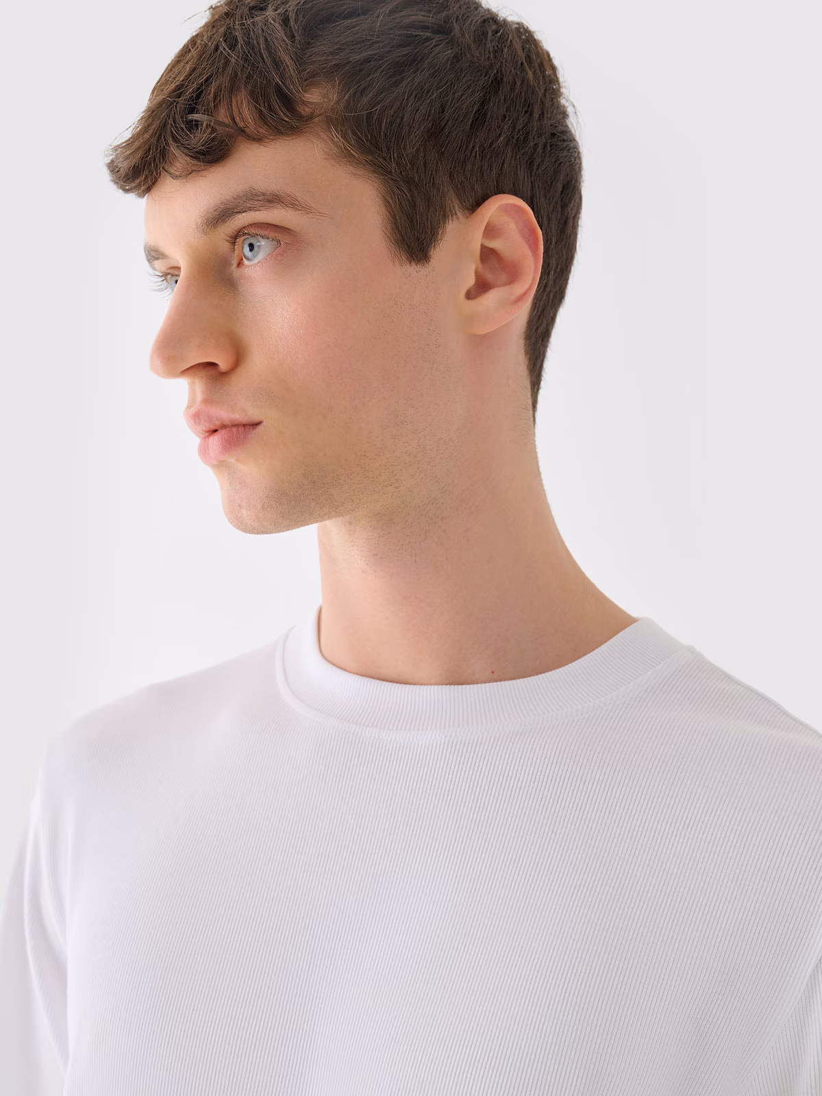 T-shirt z prążkowanej dzianiny męski Outhorn - biały