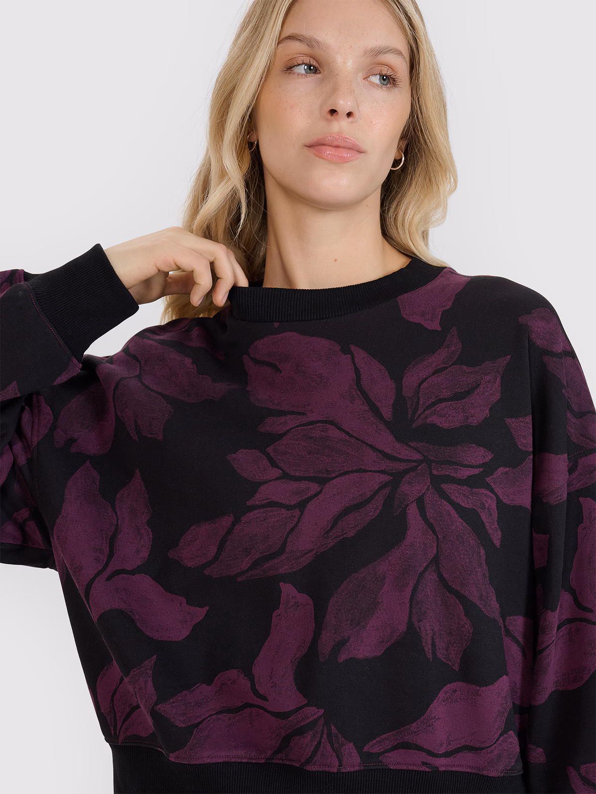 Bluza dresowa nierozpinana bez kaptura damska - multikolor