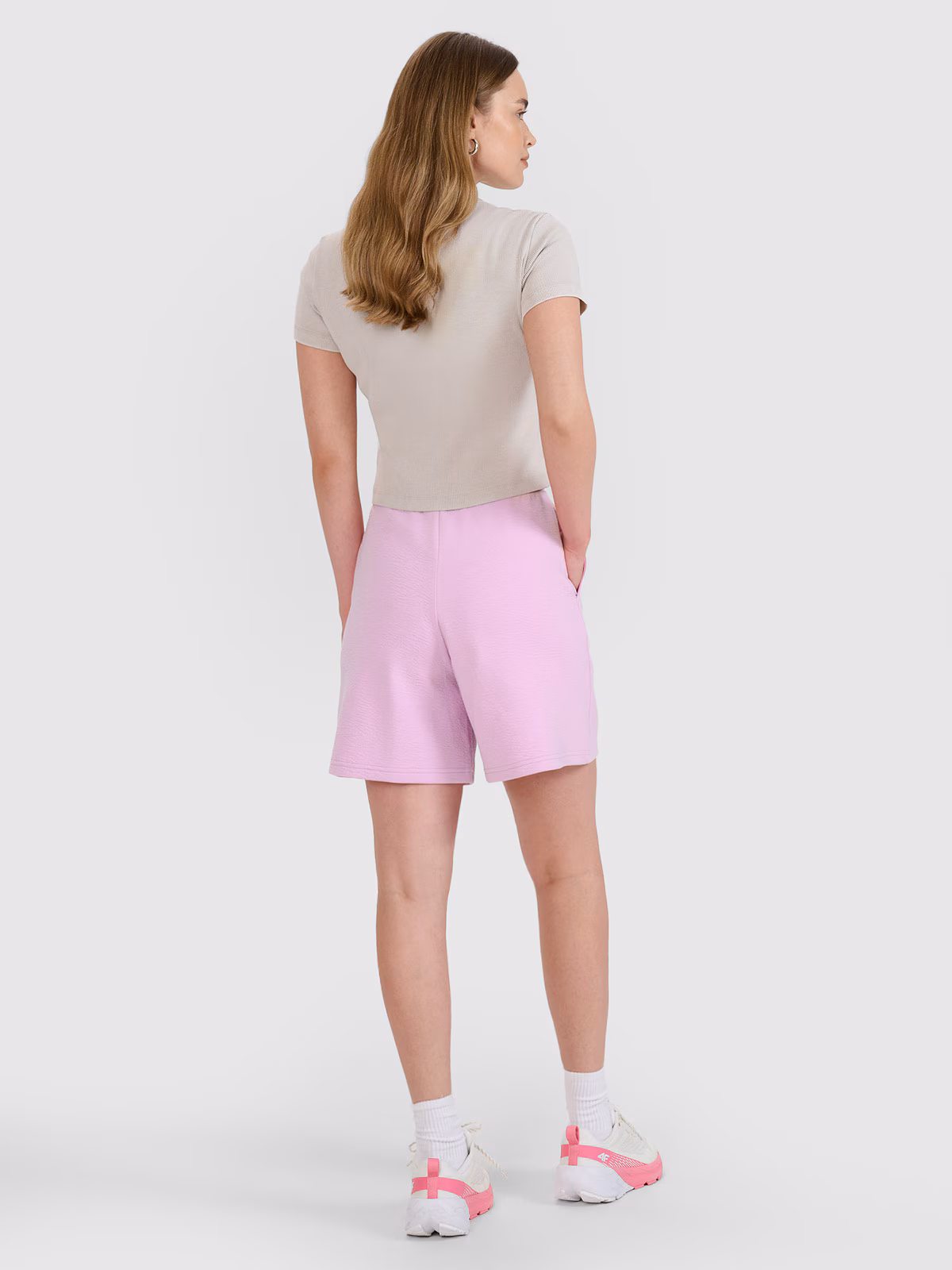 Spodenki dresowe ze strukturalnej dzianiny damskie - różowe