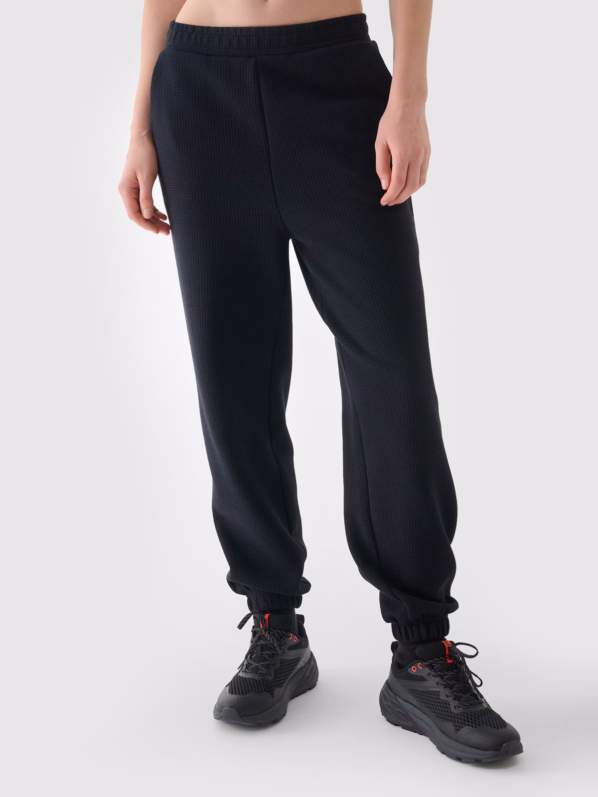 Spodnie dresowe joggery damskie - białe