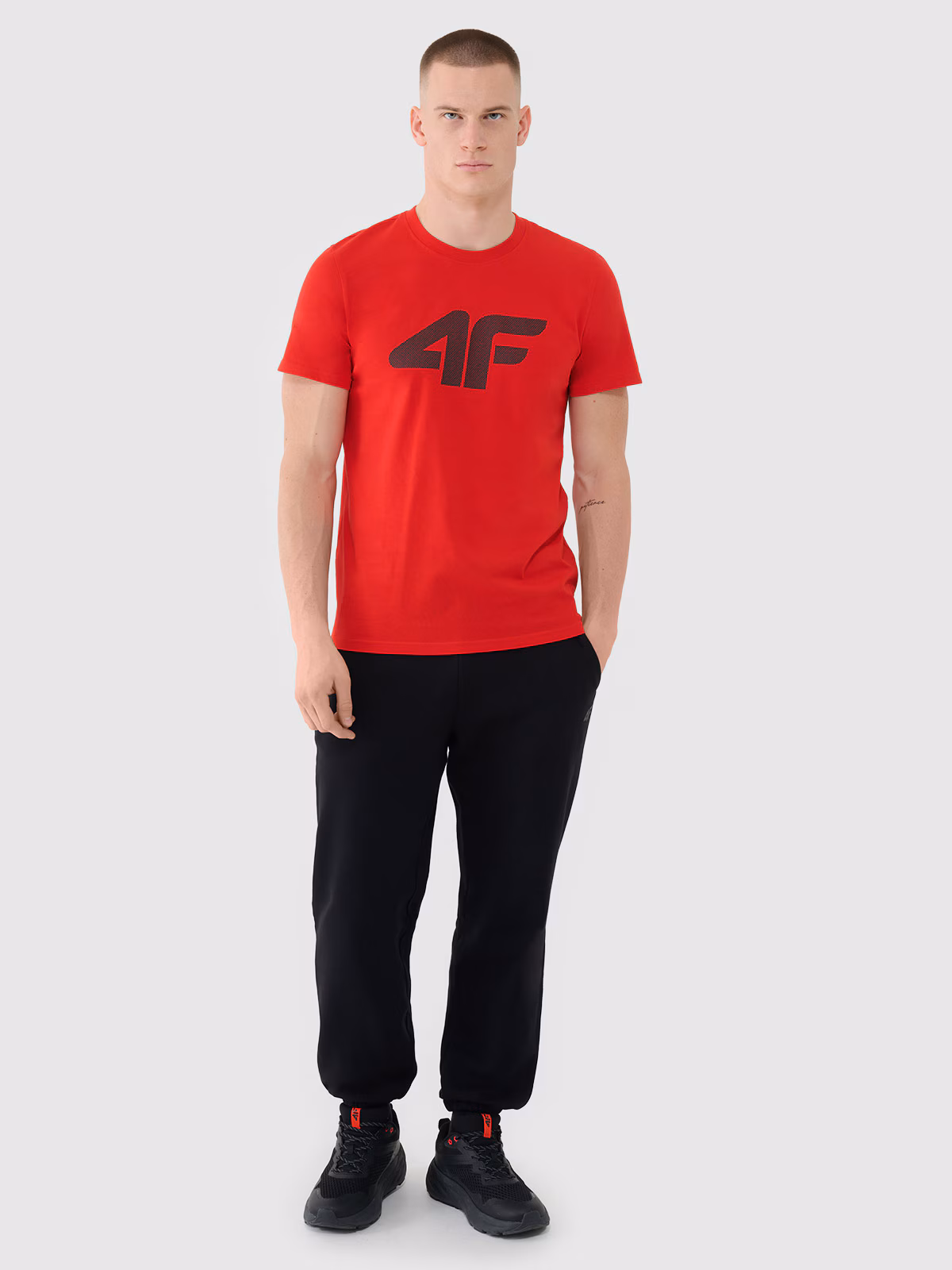 T-shirt regular z nadrukiem męski - czerwony