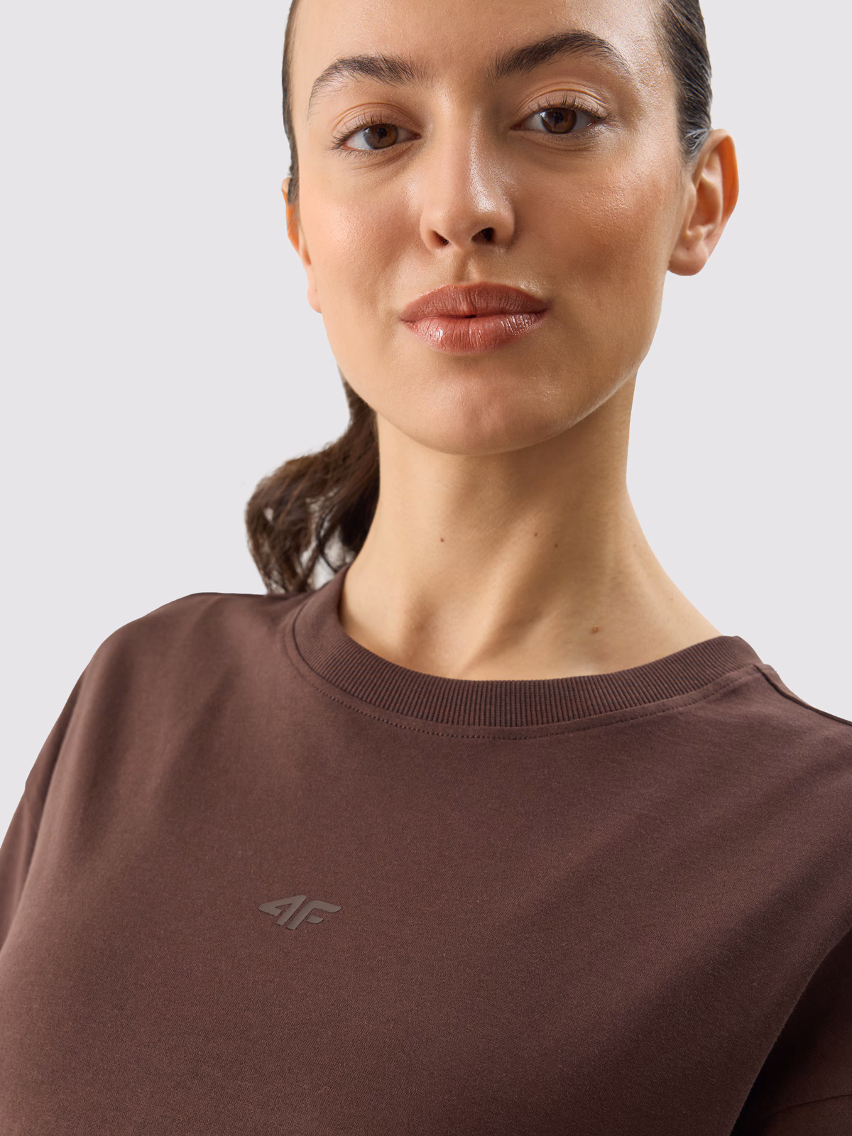 T-shirt oversize gładki damski - brązowy