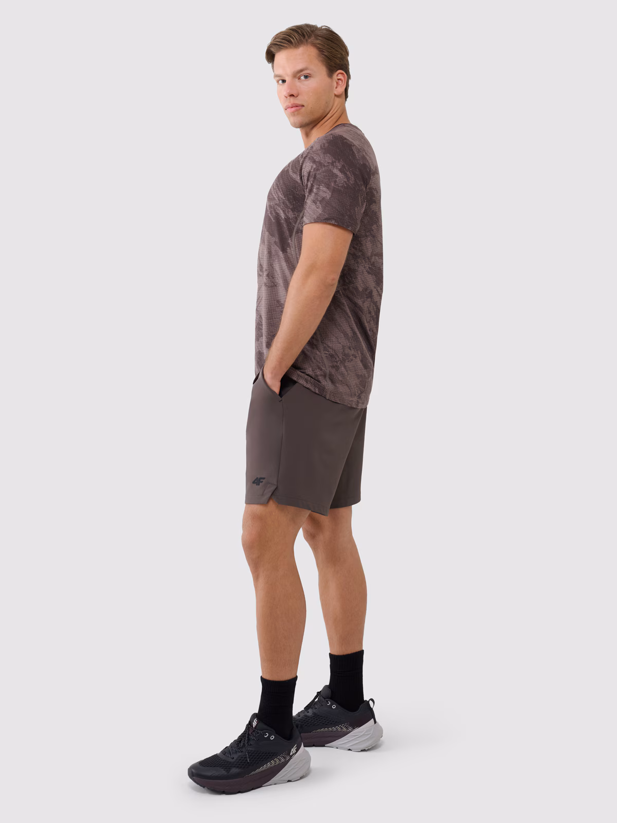 Spodenki treningowe szybkoschnące męskie - beżowe