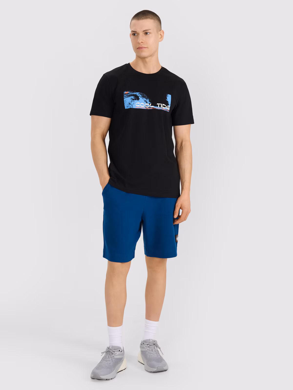 T-shirt regular z nadrukiem męski - czarny