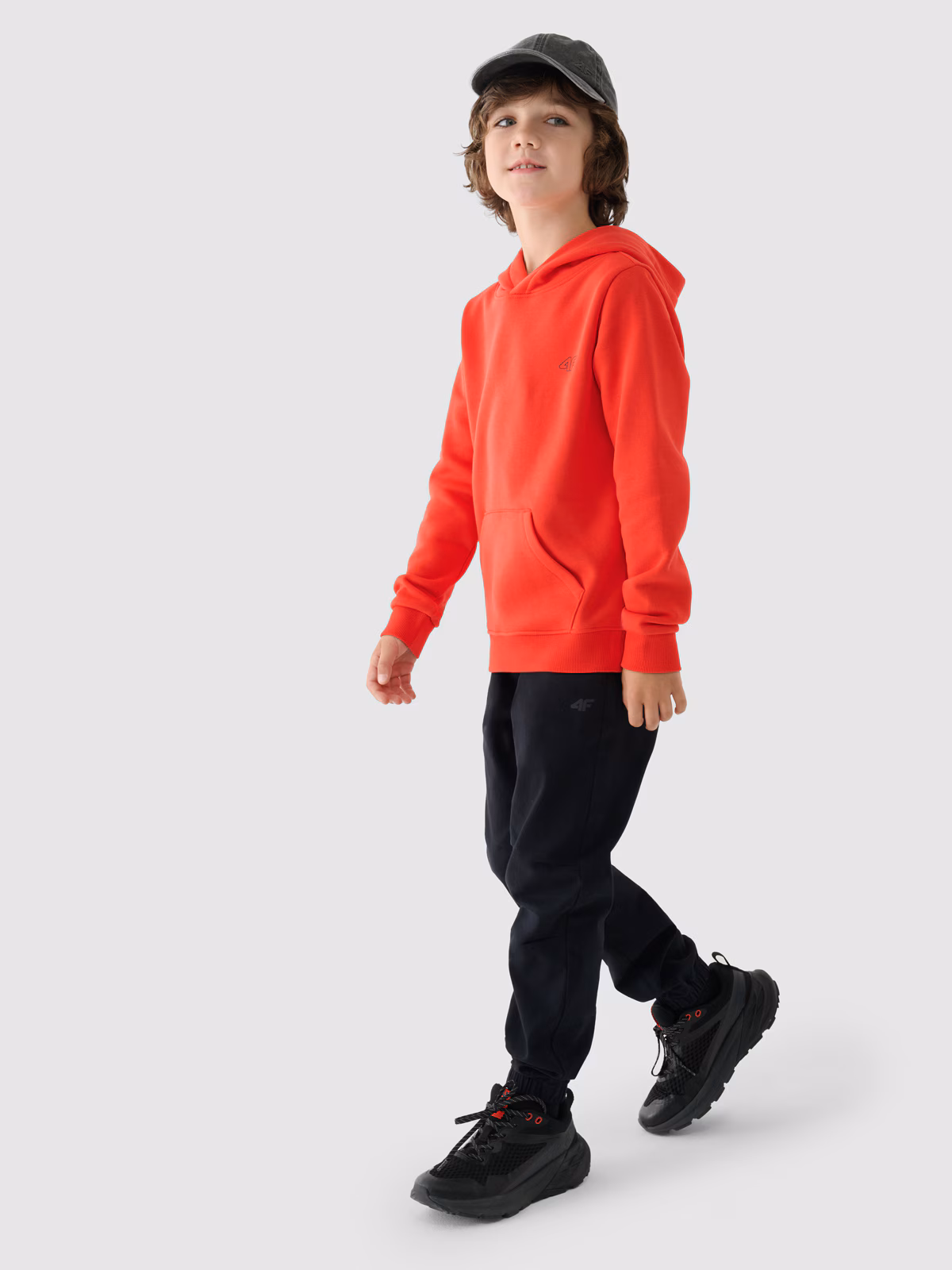 Bluza dresowa nierozpinana z kapturem chłopięca - niebieska