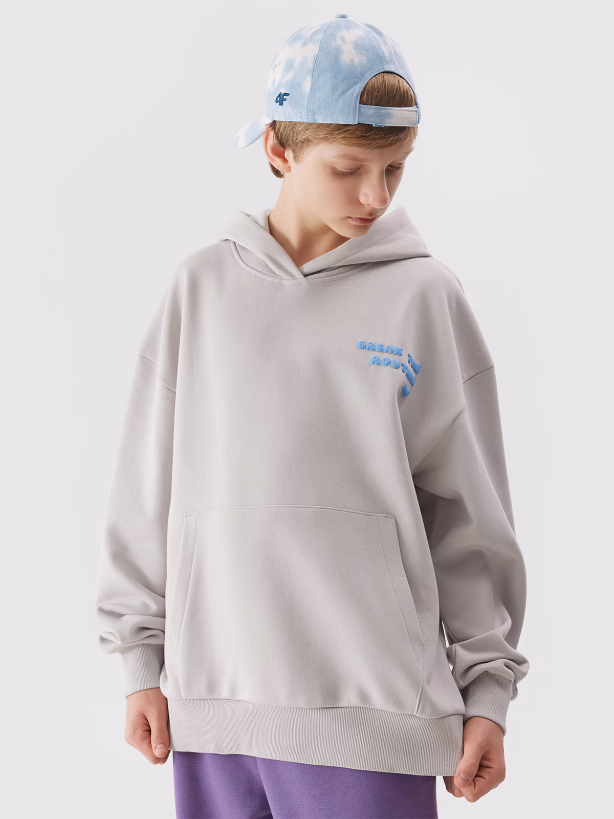 Bluza dresowa nierozpinana z kapturem chłopięca - szara