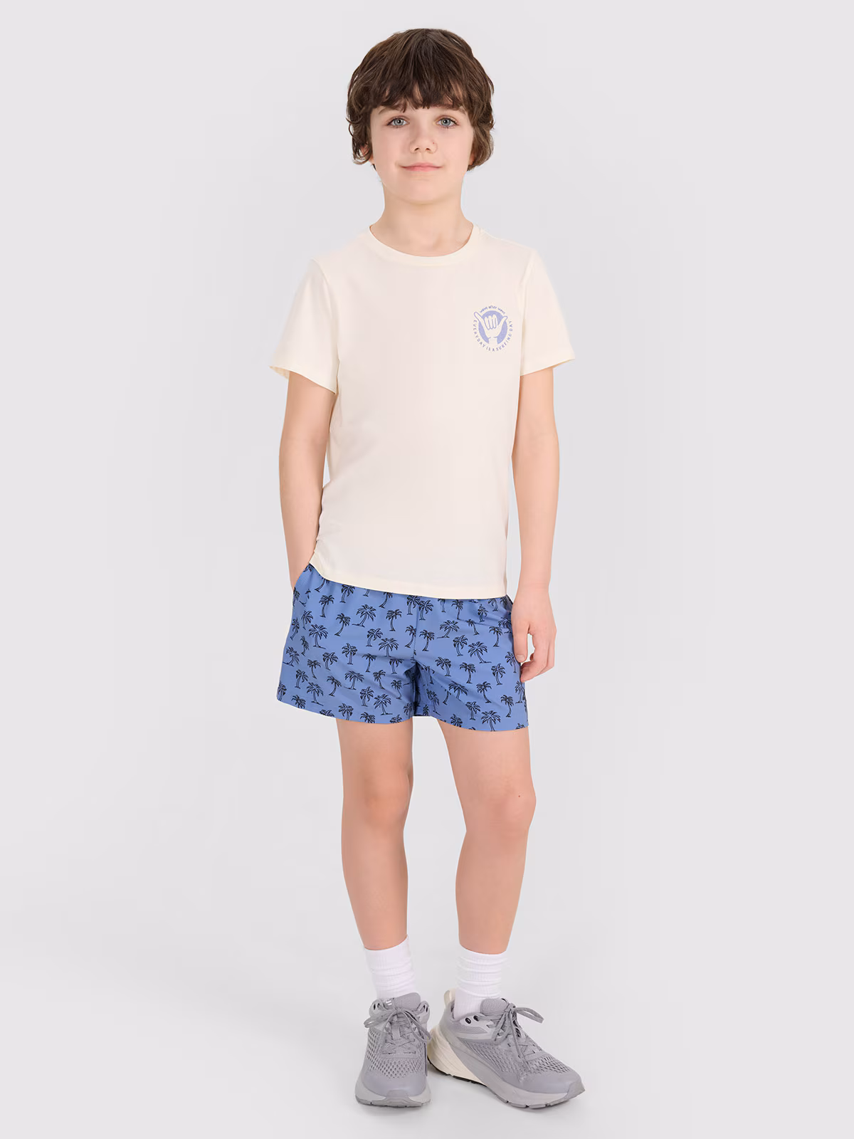 T-shirt regular z nadrukiem chłopięcy - biały