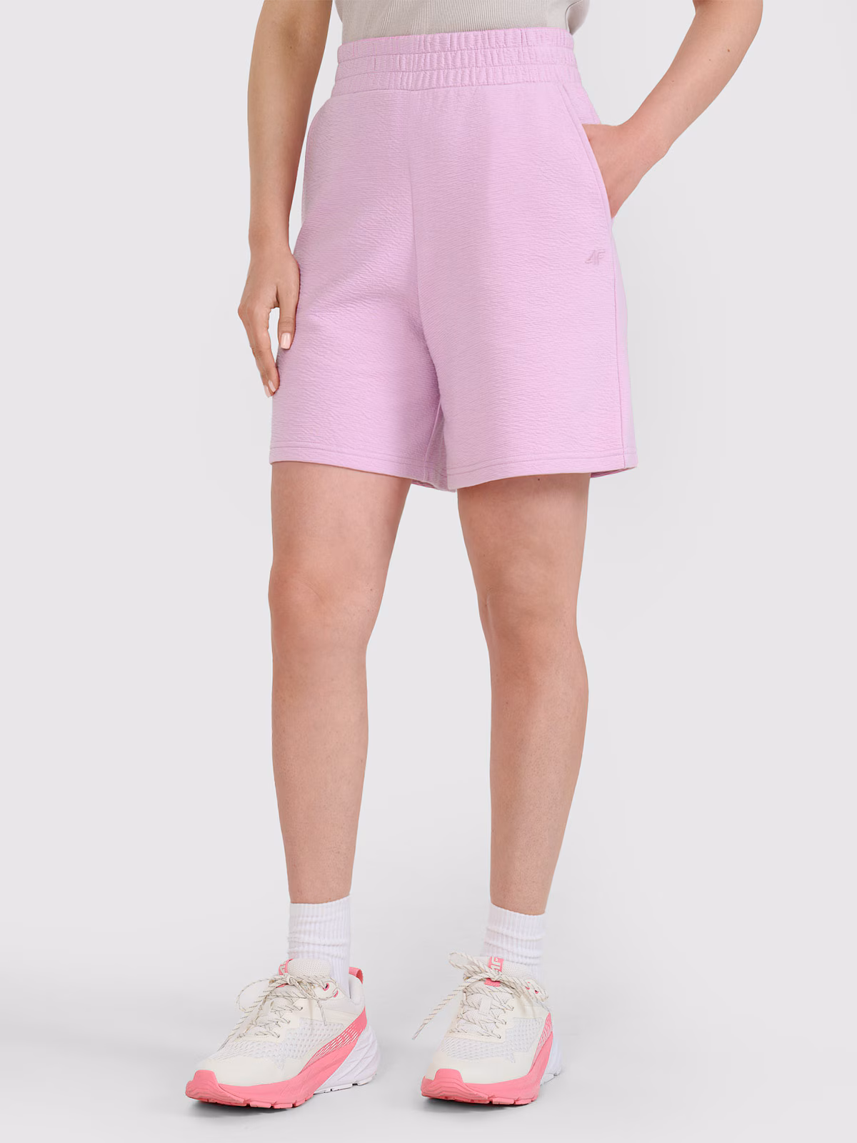 Spodenki dresowe ze strukturalnej dzianiny damskie - różowe