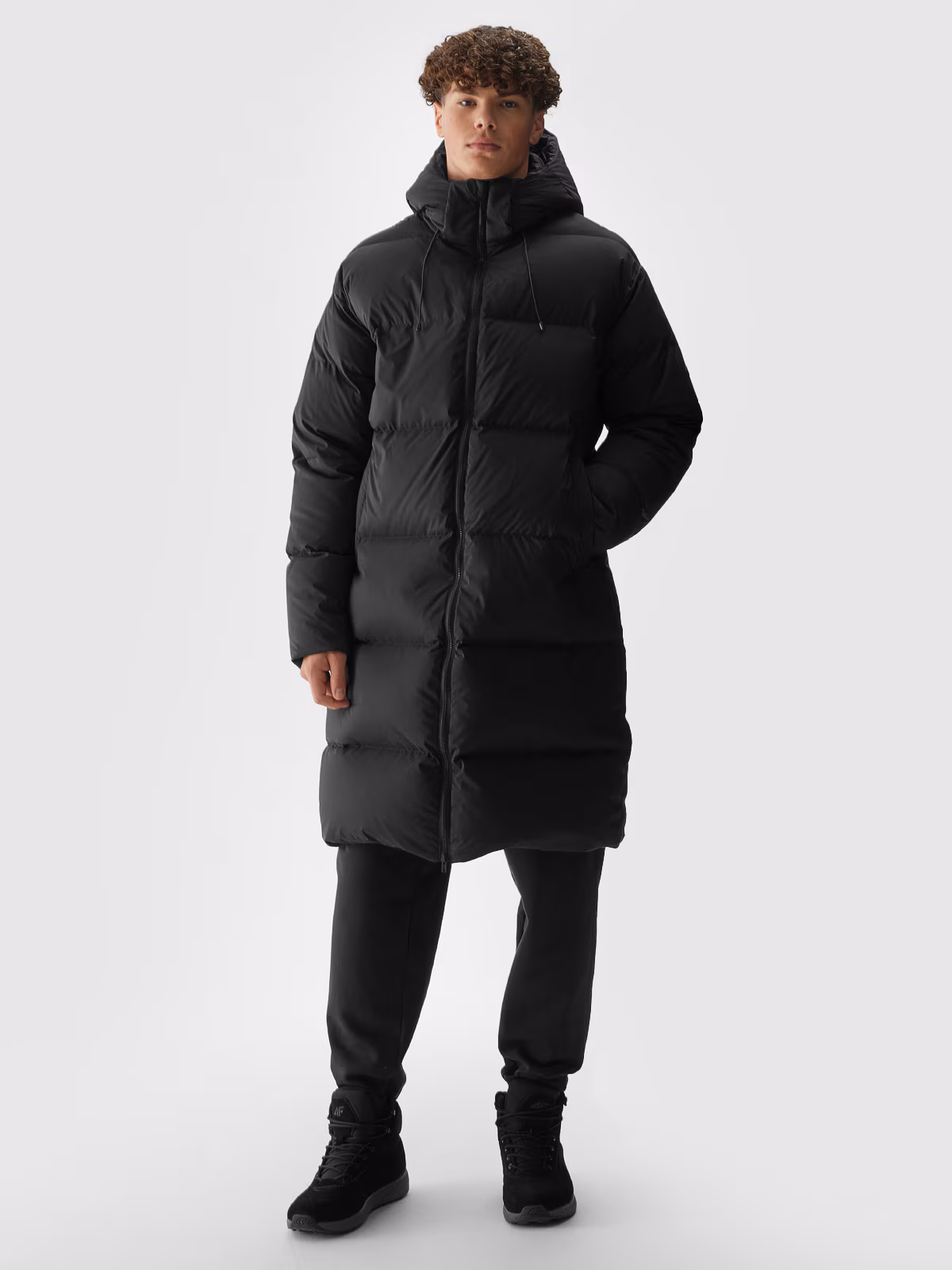 Długi płaszcz puchowy z naturalnym wypełnieniem męski - czarny
