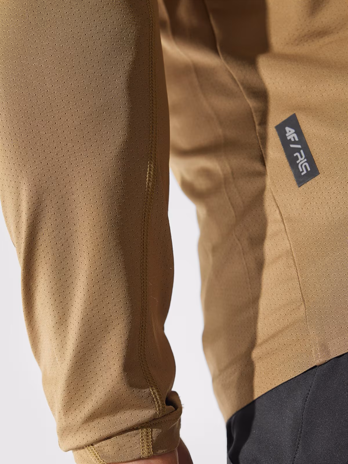 Longsleeve treningowy szybkoschący z materiałów z recyklingu męski 4F x Robert Lewandowski