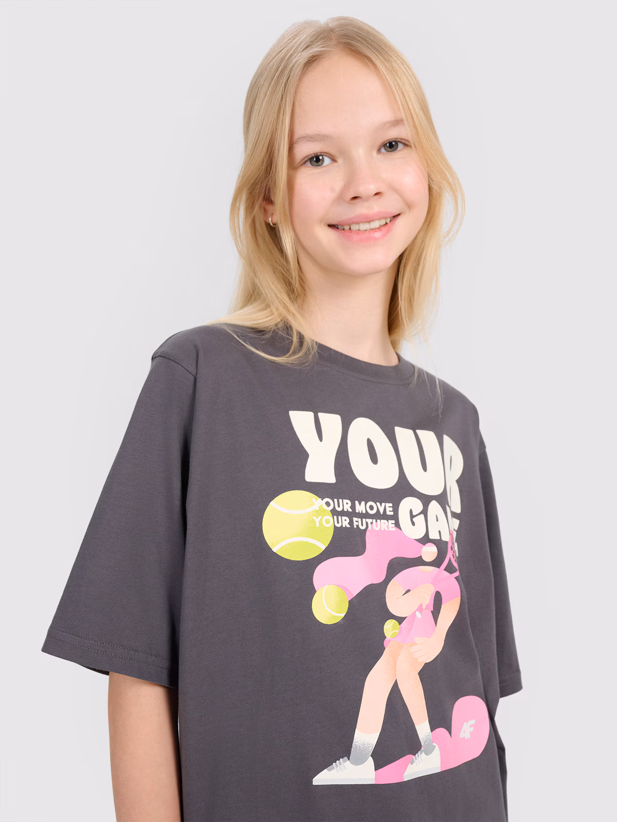 T-shirt oversize z nadrukiem dziewczęcy - różowy