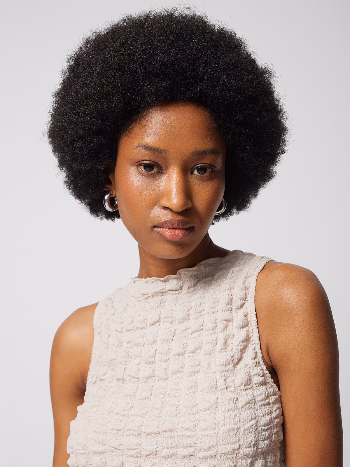 Top z tkaniny strukturalnej damski Outhorn - beżowy