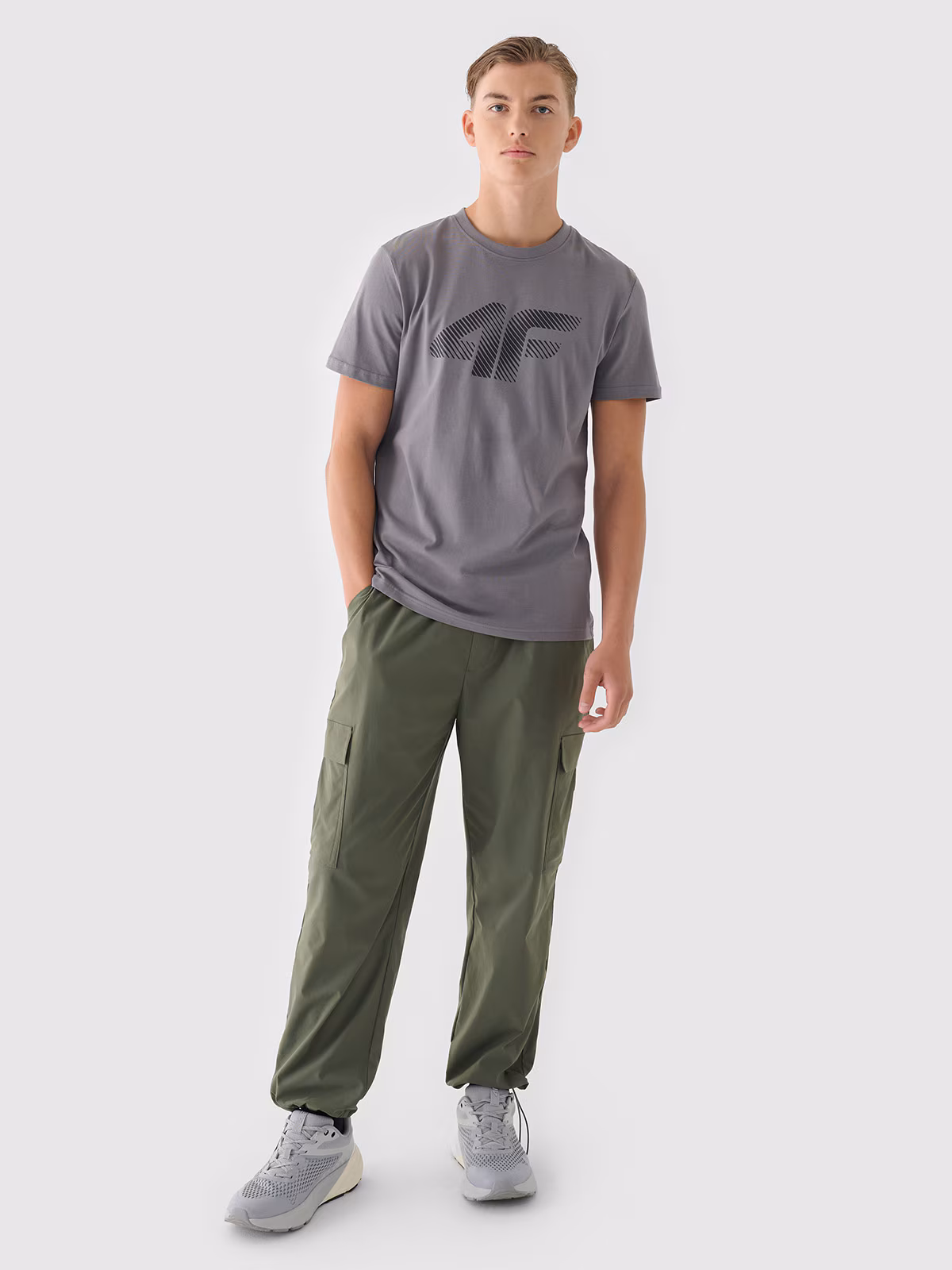 T-shirt regular z nadrukiem męski - granatowy