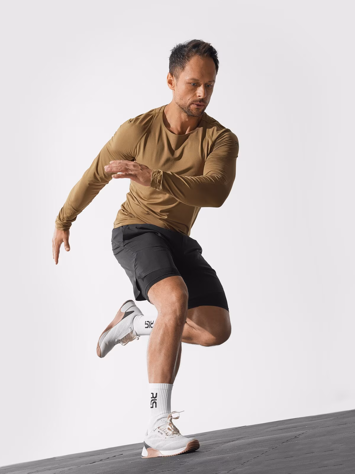 Longsleeve treningowy szybkoschący z materiałów z recyklingu męski 4F x Robert Lewandowski