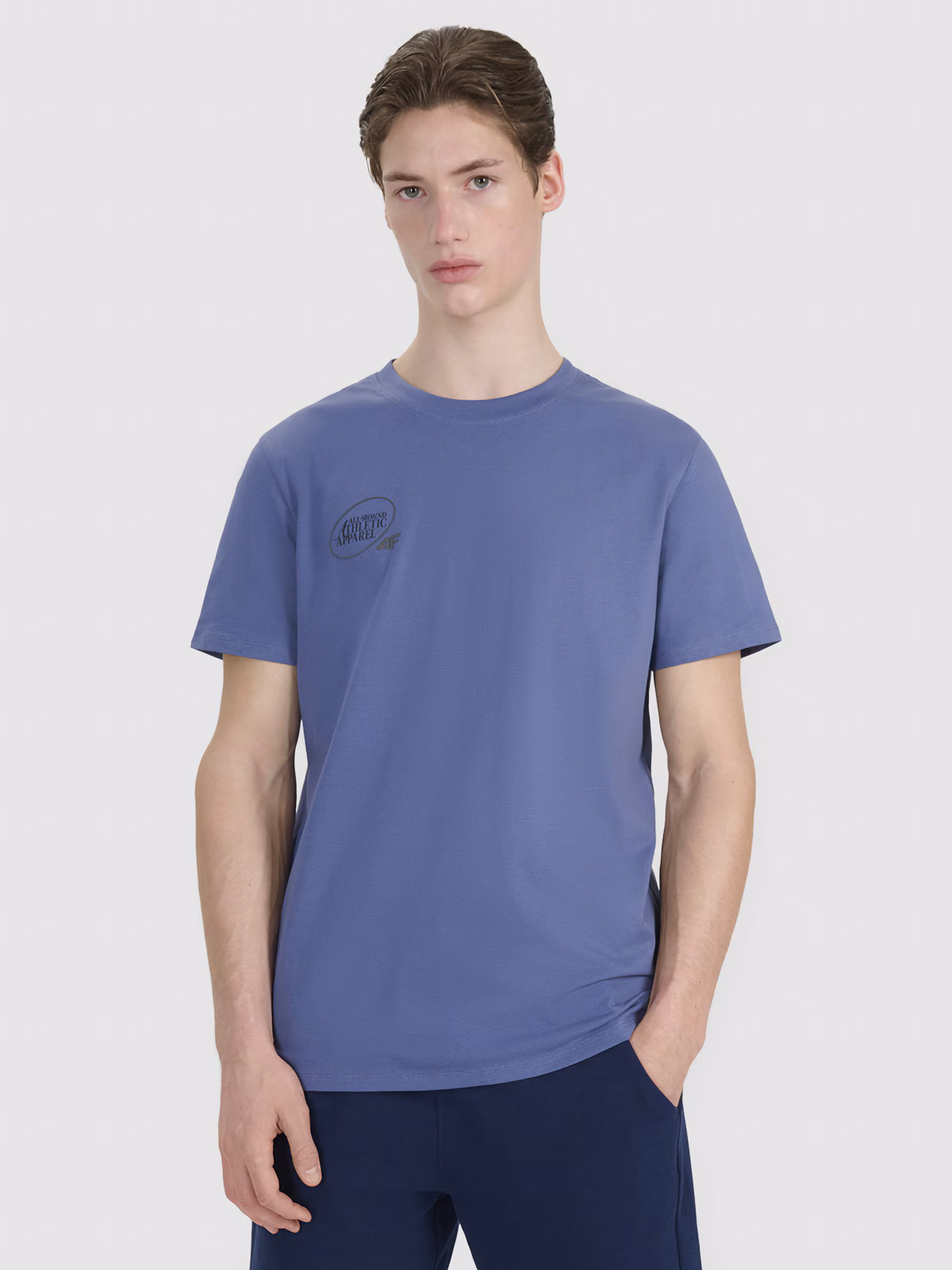 T-shirt regular z nadrukiem męski - granatowy