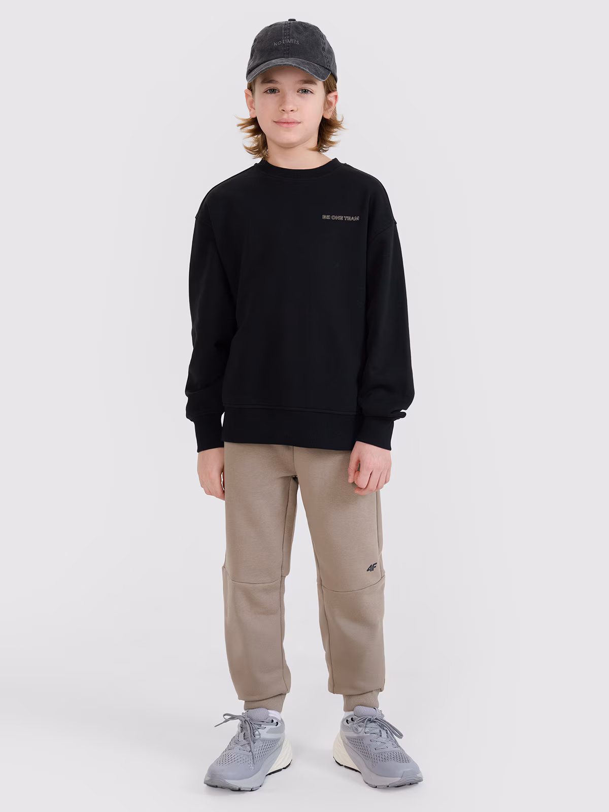 Bluza dresowa nierozpinana bez kaptura chłopięca - beżowa