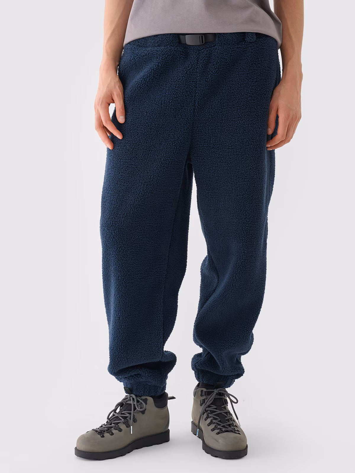 Spodnie sherpa joggery męskie Outhorn - granatowe