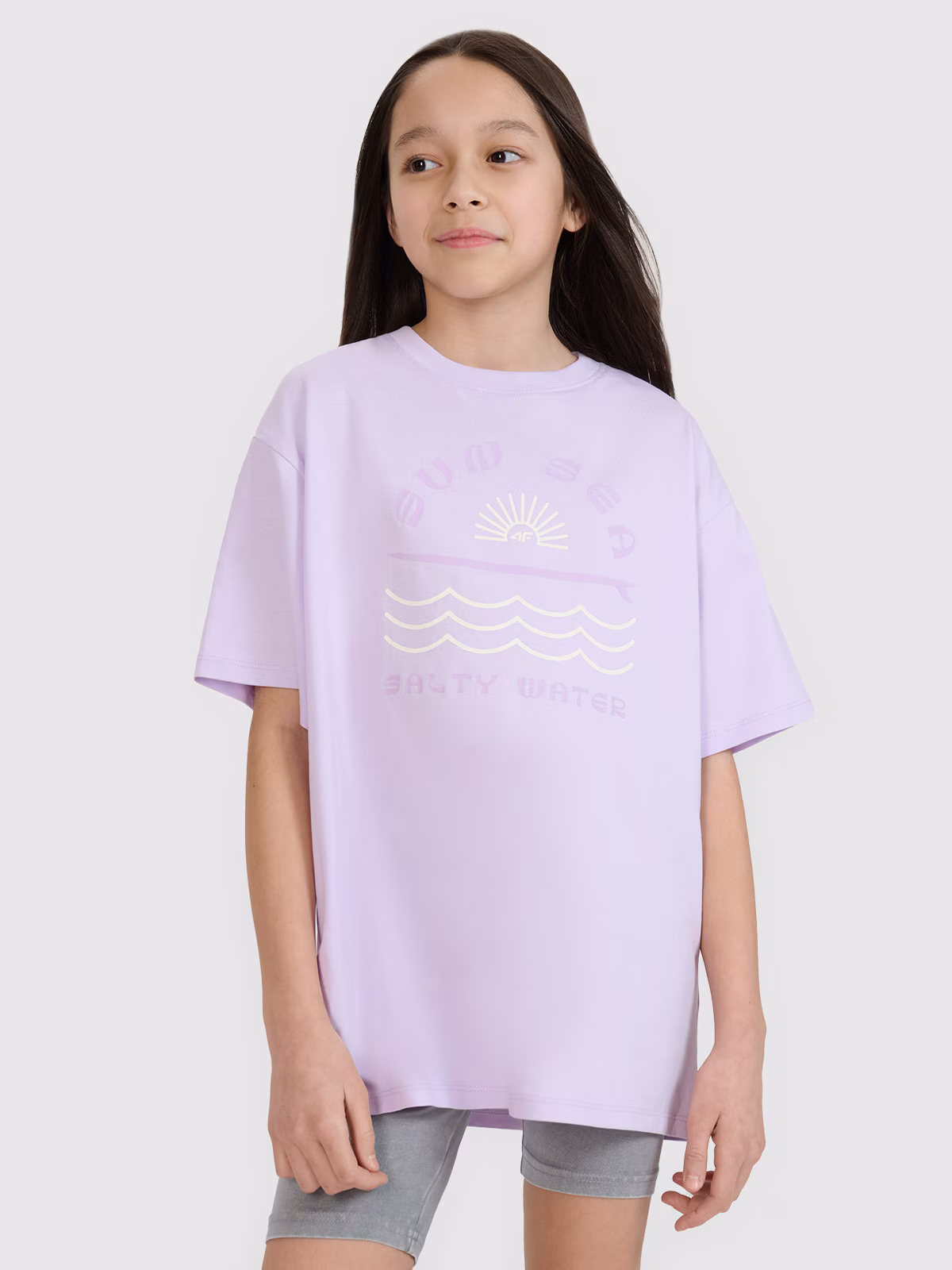 T-shirt oversize z nadrukiem dziewczęcy - fioletowy