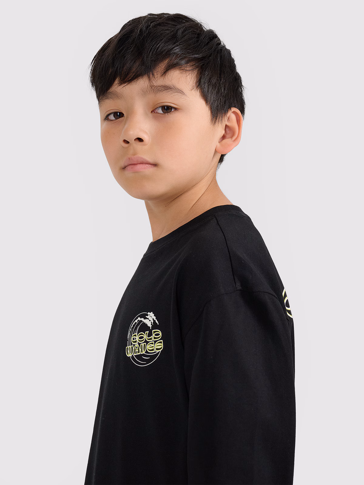 Longsleeve oversize z nadrukiem chłopięcy - biały