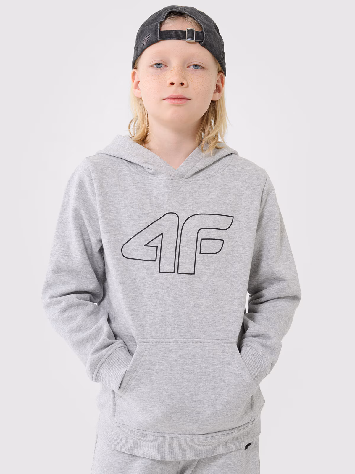 Bluza dresowa nierozpinana z kapturem chłopięca - czarna