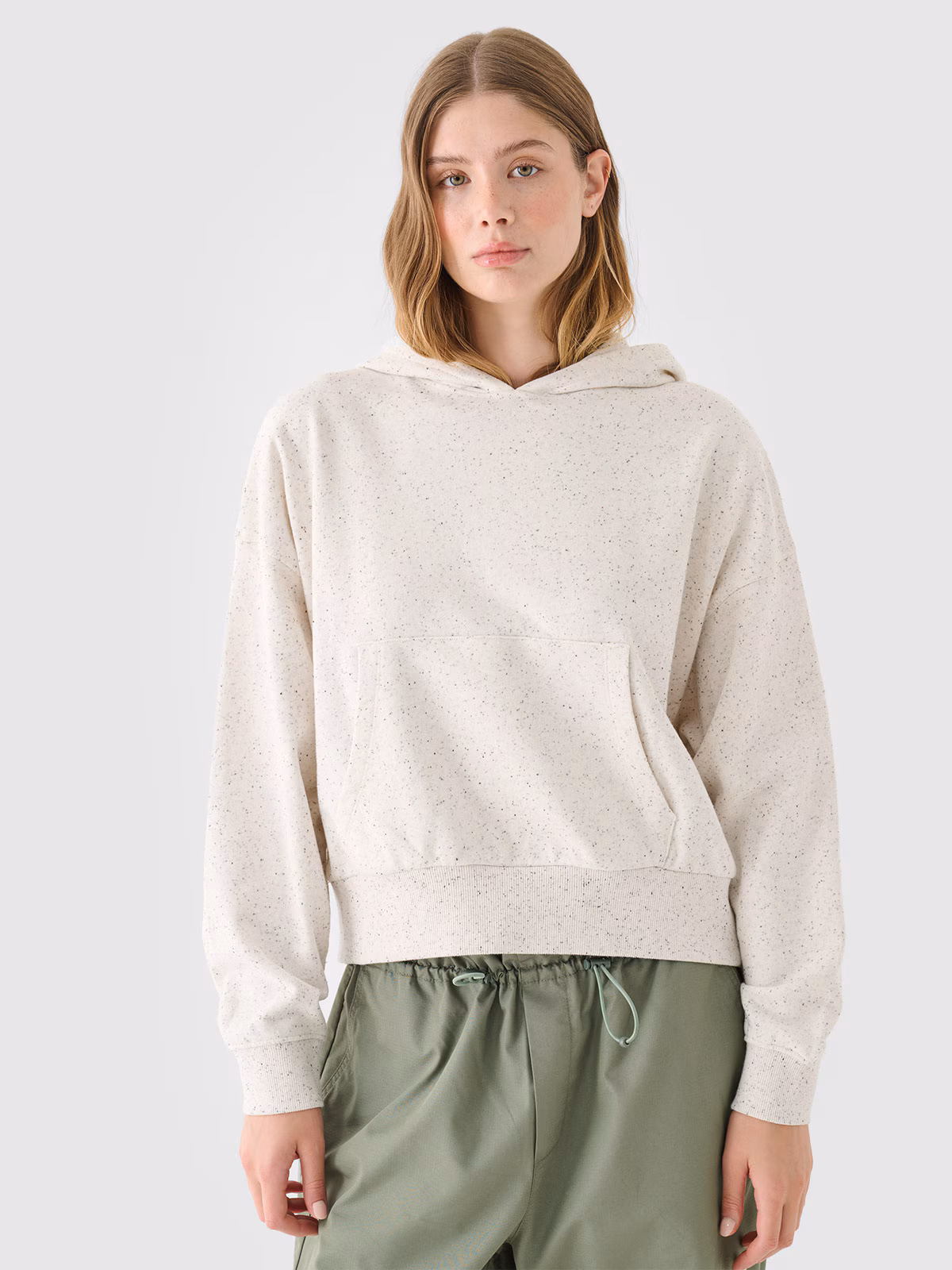 Bluza dresowa nierozpinana z kapturem damska - beżowa