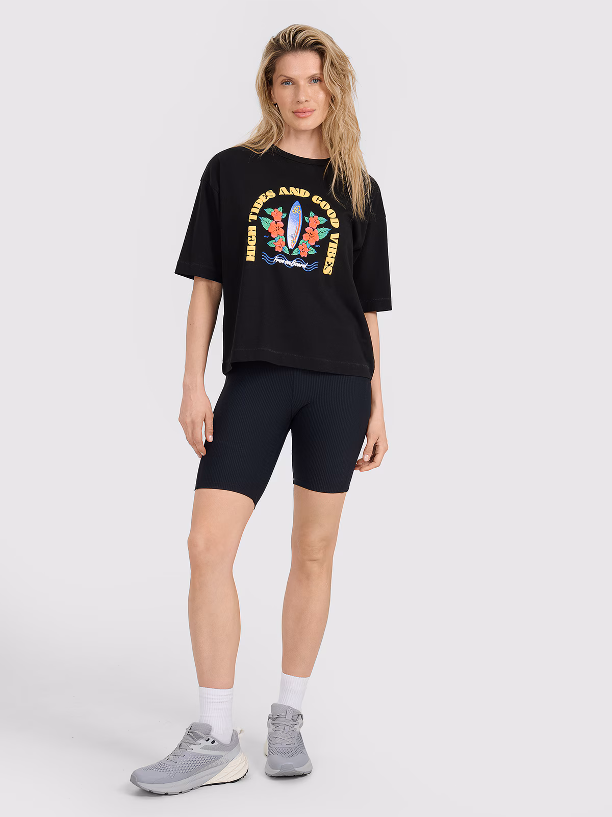 T-shirt oversize z nadrukiem damski - czarny