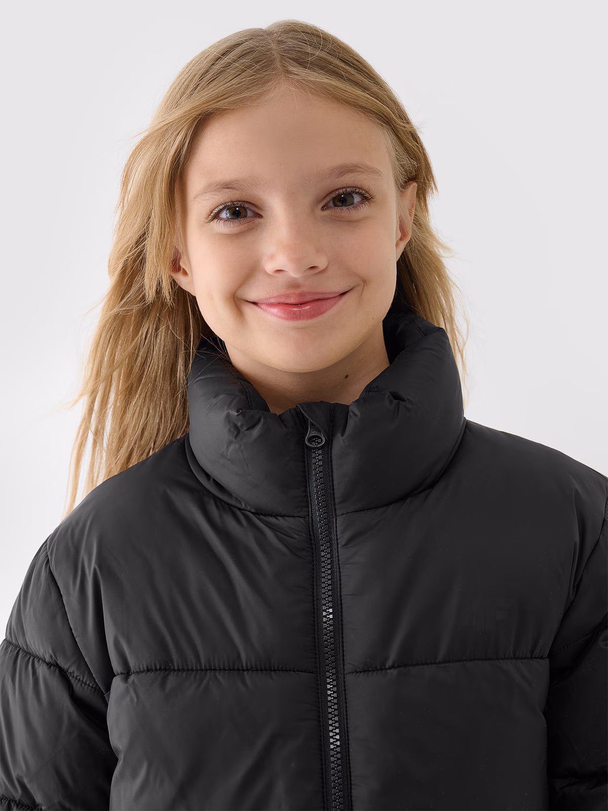 Kurtka puchowa z wypełnieniem syntetycznym dziecięca - czarna