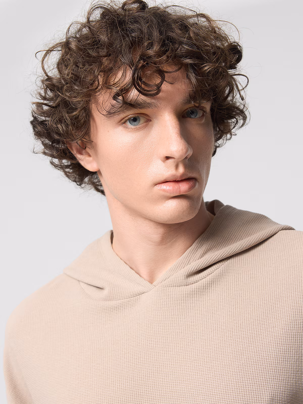 Bluza dresowa nierozpinana z kapturem męska Outhorn - beżowa