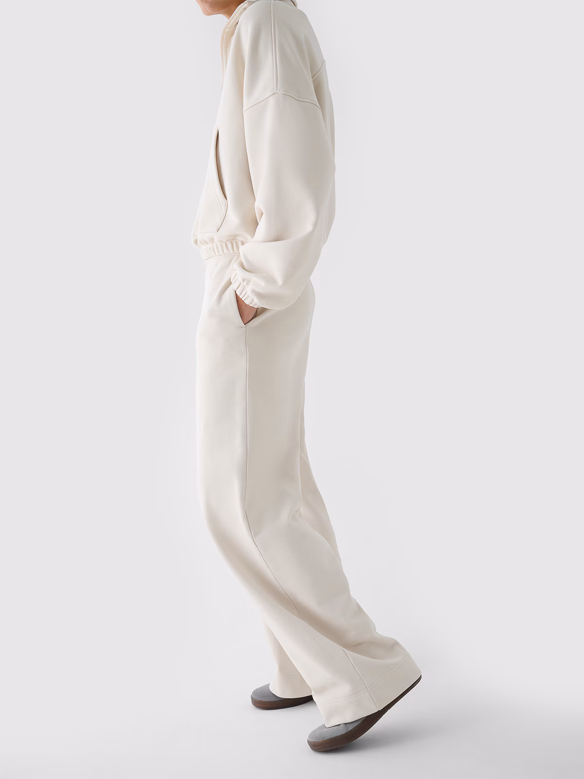 Spodnie dresowe z szerokimi nogawkami damskie - beżowe