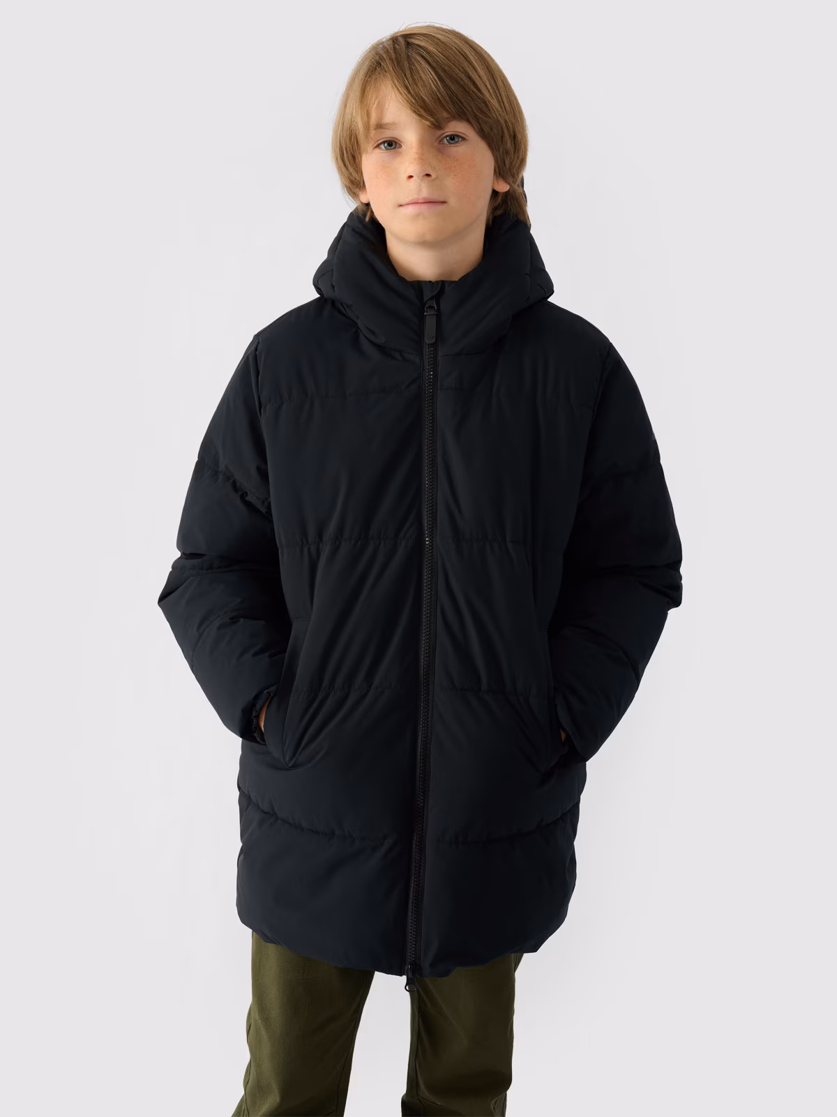 Płaszcz puchowy z wypełnieniem syntetycznym chłopięcy - khaki