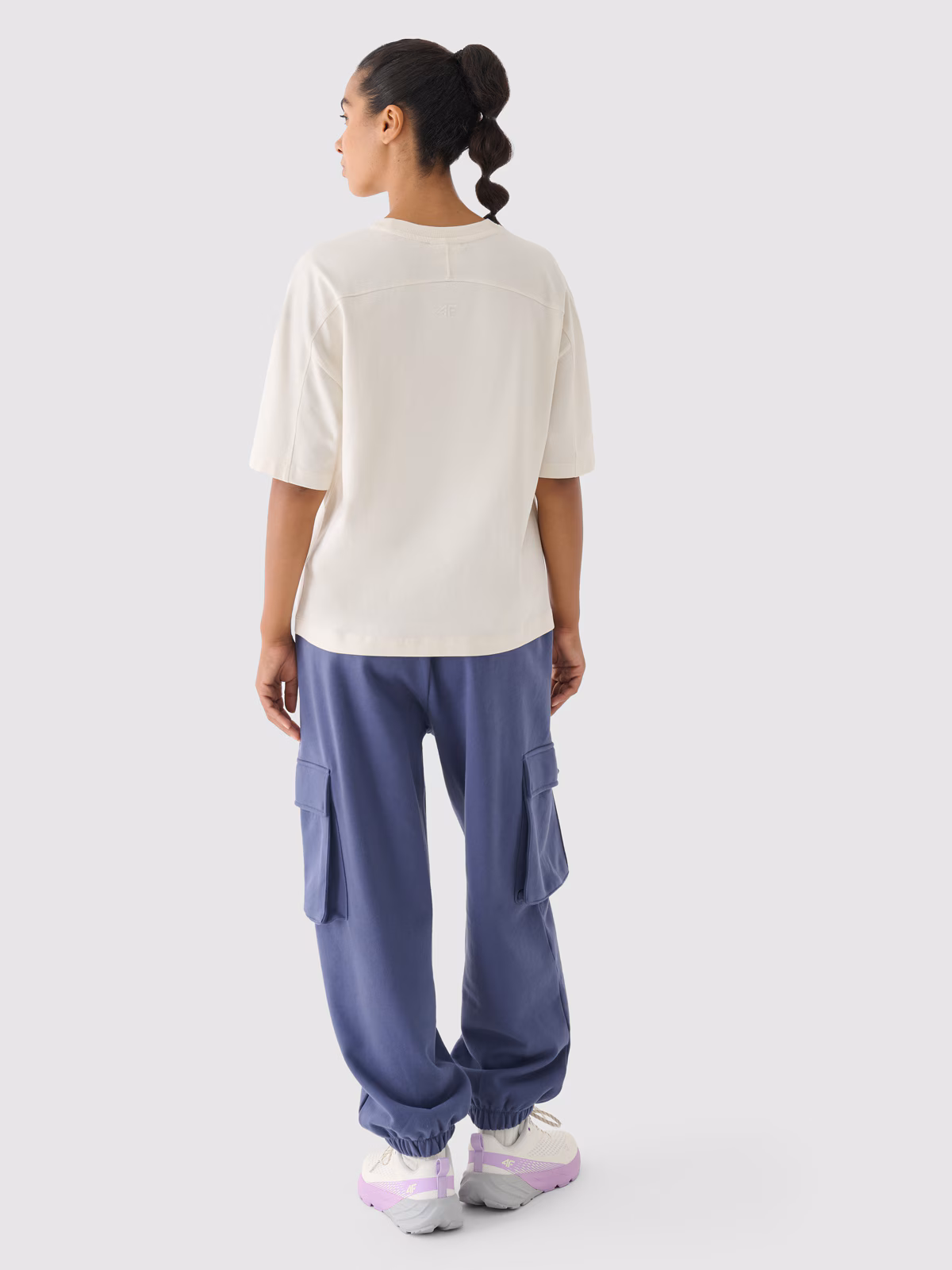 Spodnie dresowe cargo damskie 4F x Anna Lewandowska - granatowe