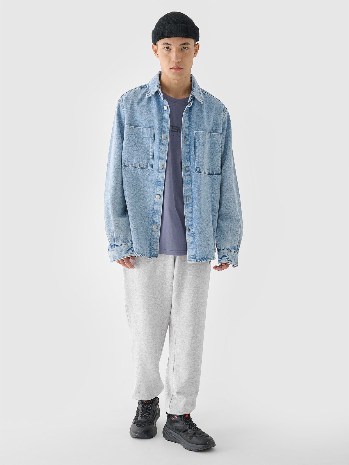 T-shirt regular z nadrukiem męski - niebieski