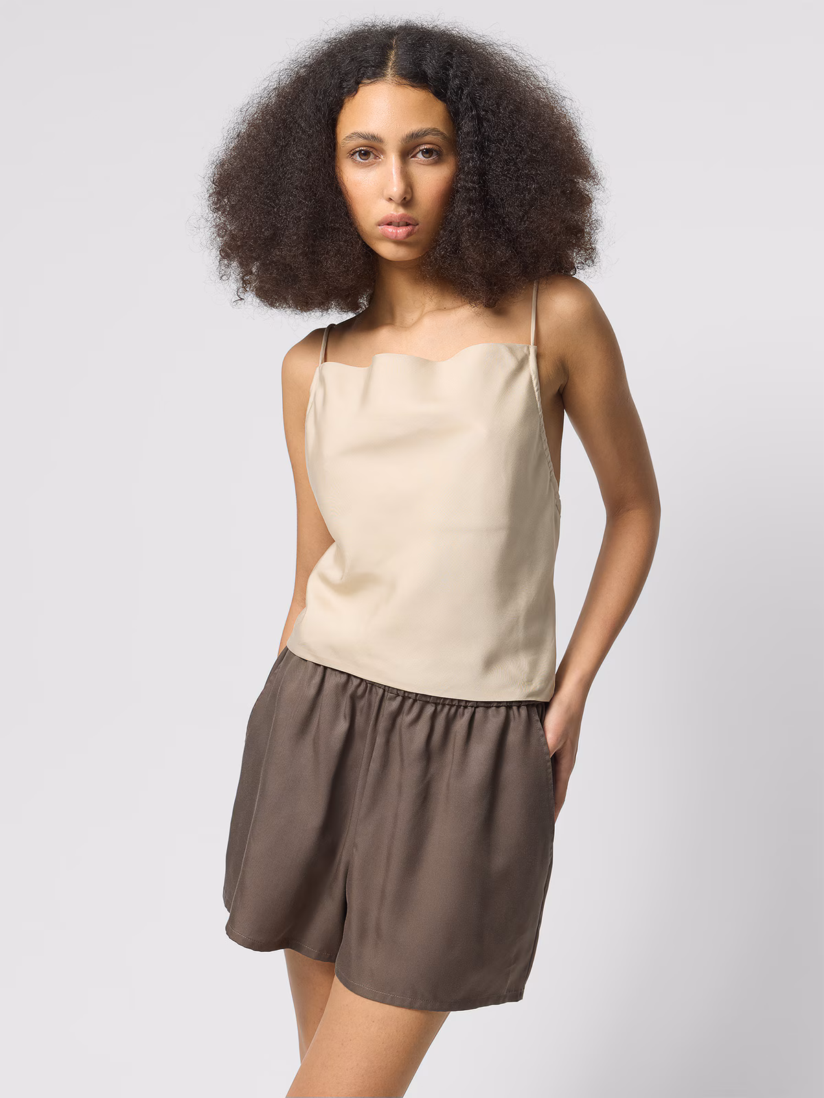 Top z odkrytymi plecami z lyocellu damski Outhorn - beżowy