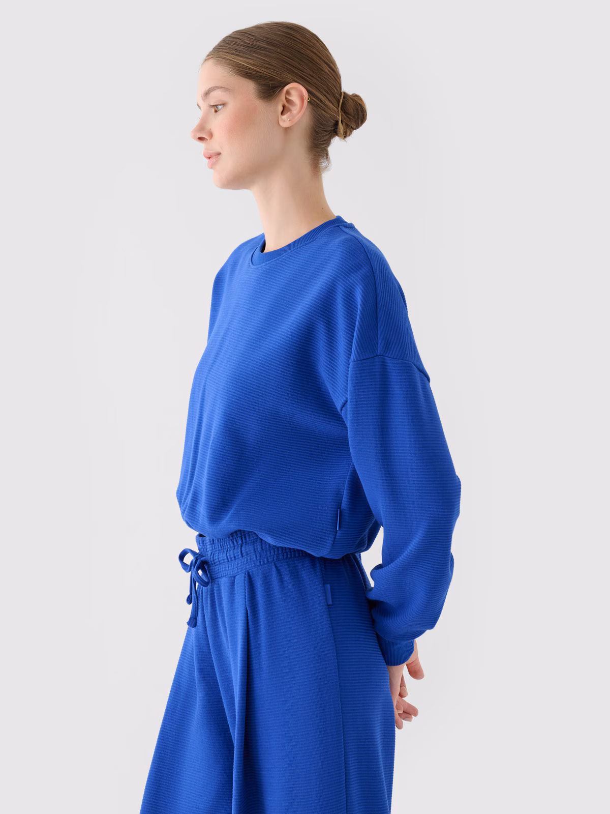 Bluza dresowa nierozpinana bez kaptura damska - niebieska