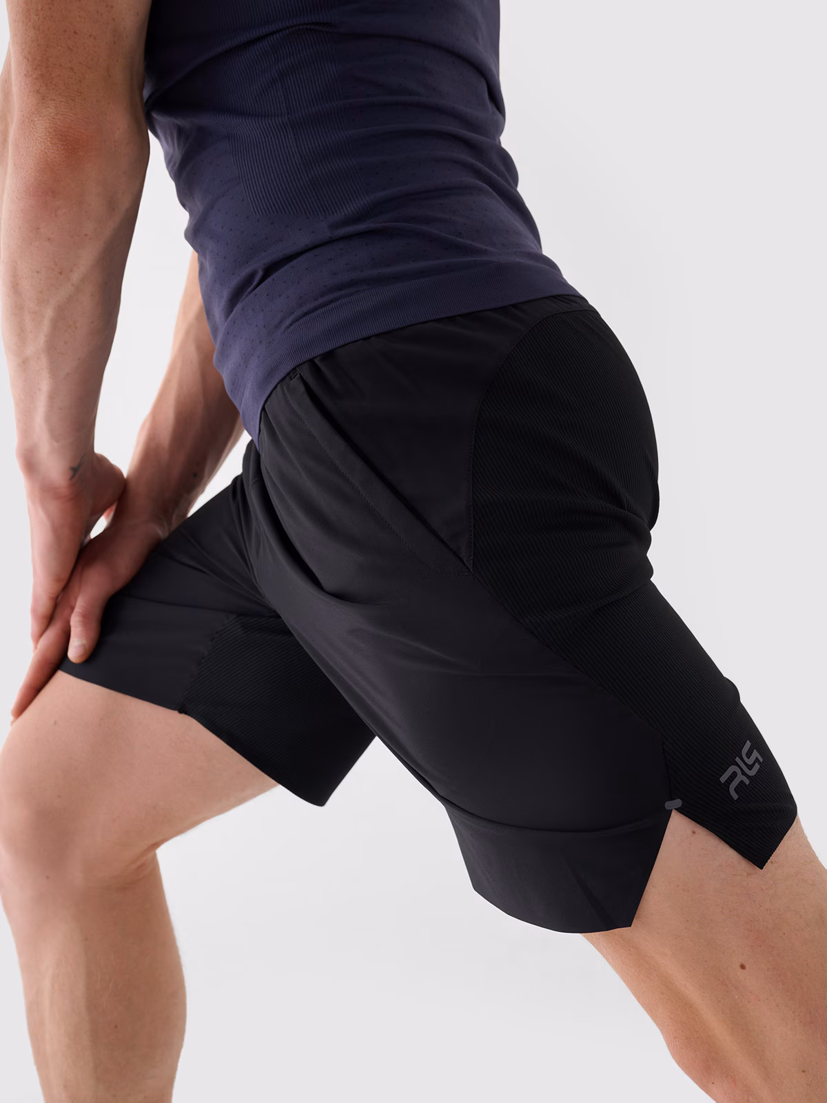 Spodenki treningowe szybkoschnące męskie 4F x Robert Lewandowski - szare