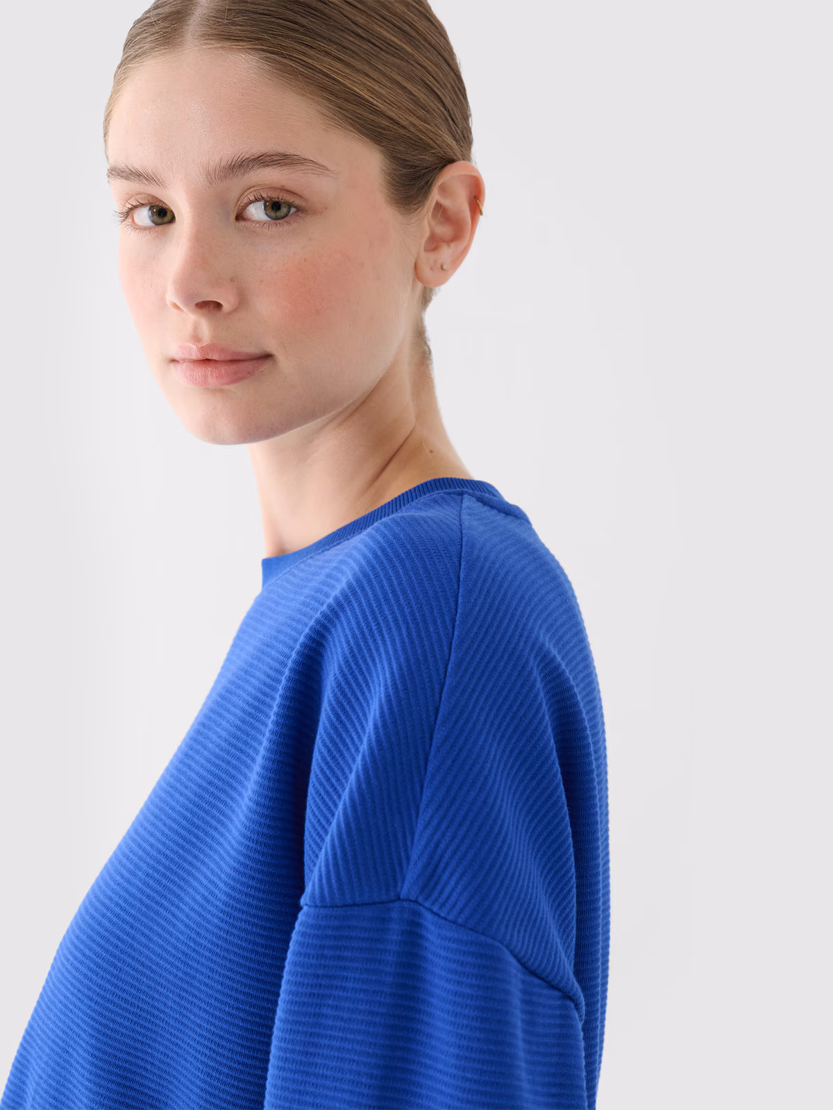 Bluza dresowa nierozpinana bez kaptura damska - niebieska