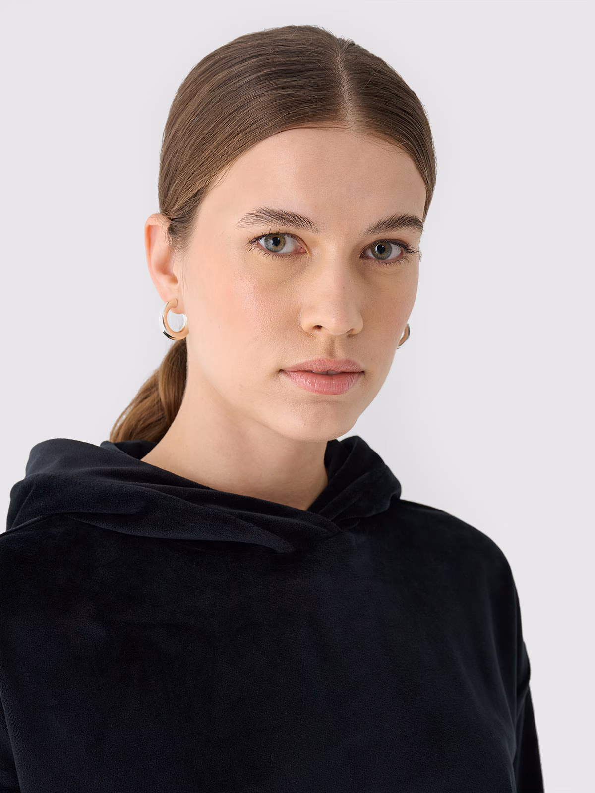 Bluza dresowa z weluru nierozpinana z kapturem damska - beżowa