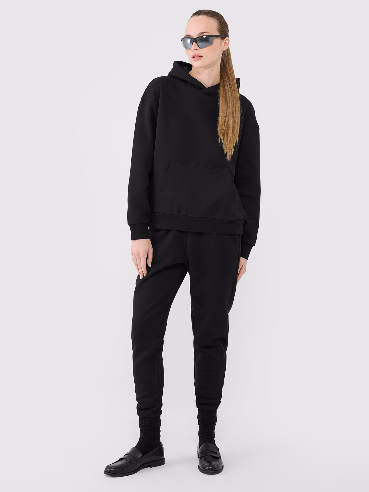 Bluza dresowa nierozpinana z kapturem damska Outhorn - czarna