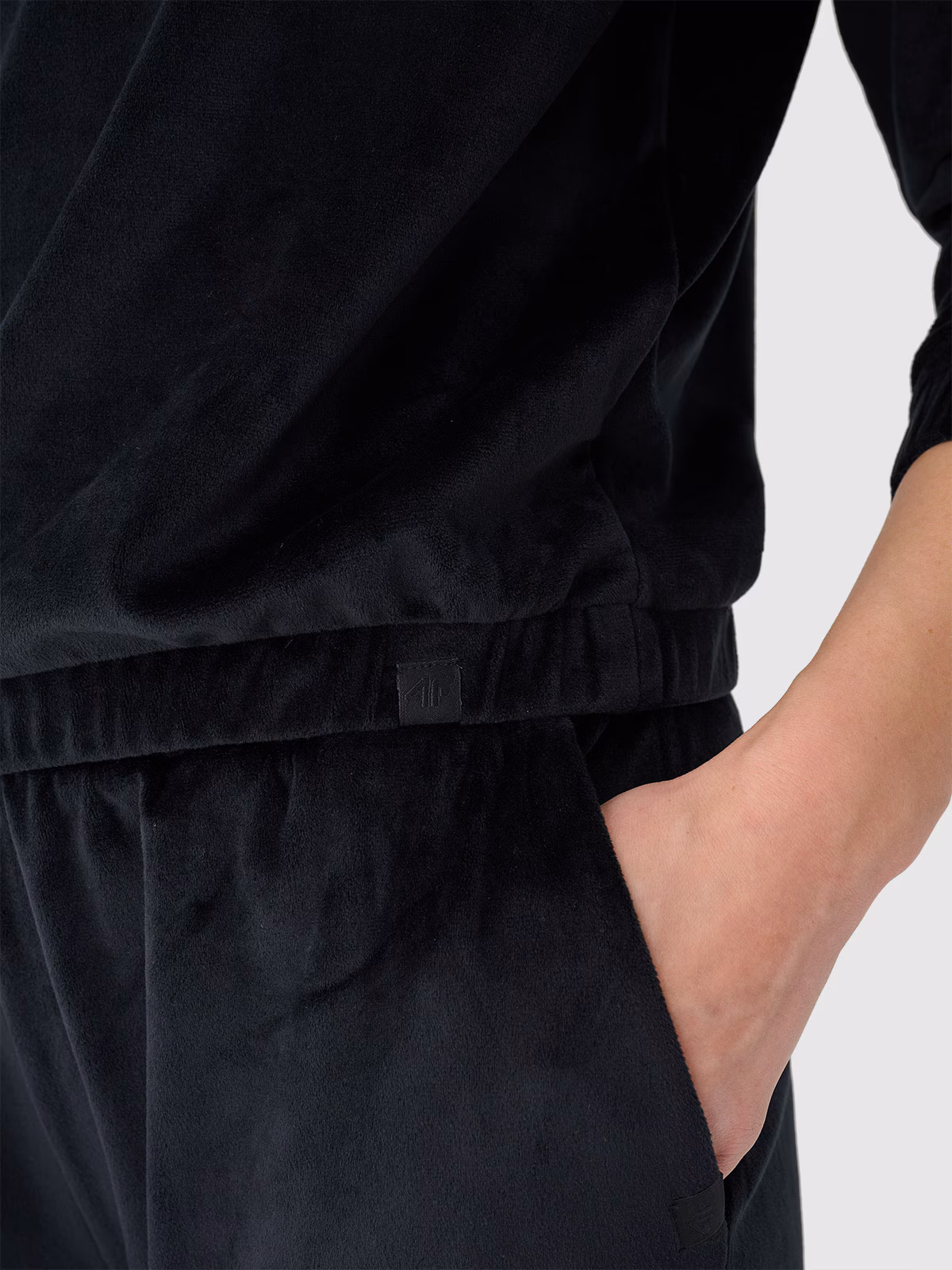 Bluza dresowa z weluru nierozpinana z kapturem damska - beżowa