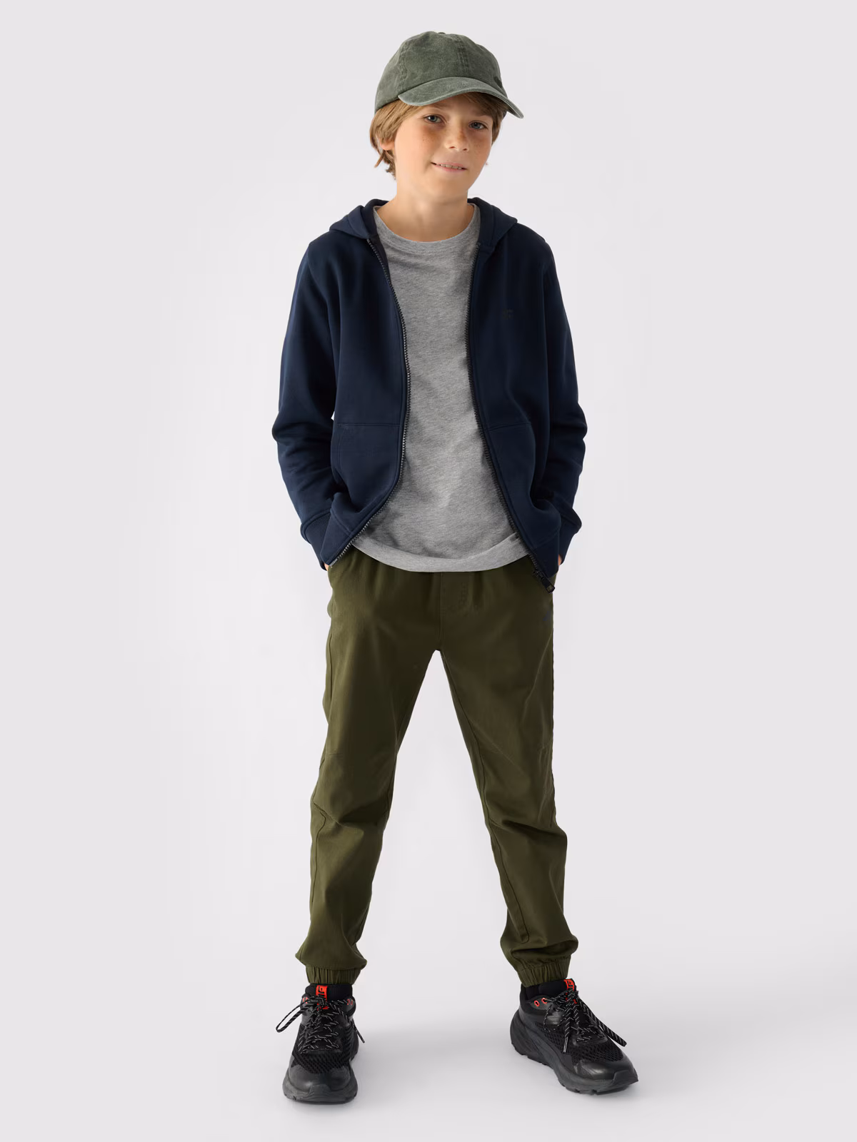 Bluza dresowa rozpinana z kapturem chłopięca - khaki