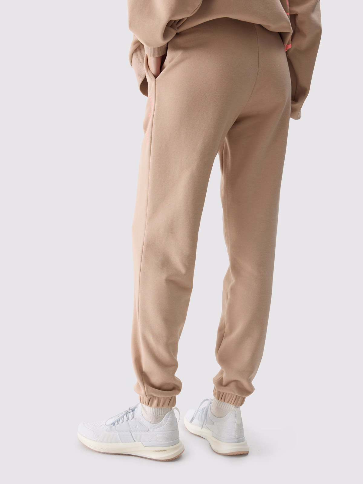 Spodnie dresowe joggery damskie - kremowe