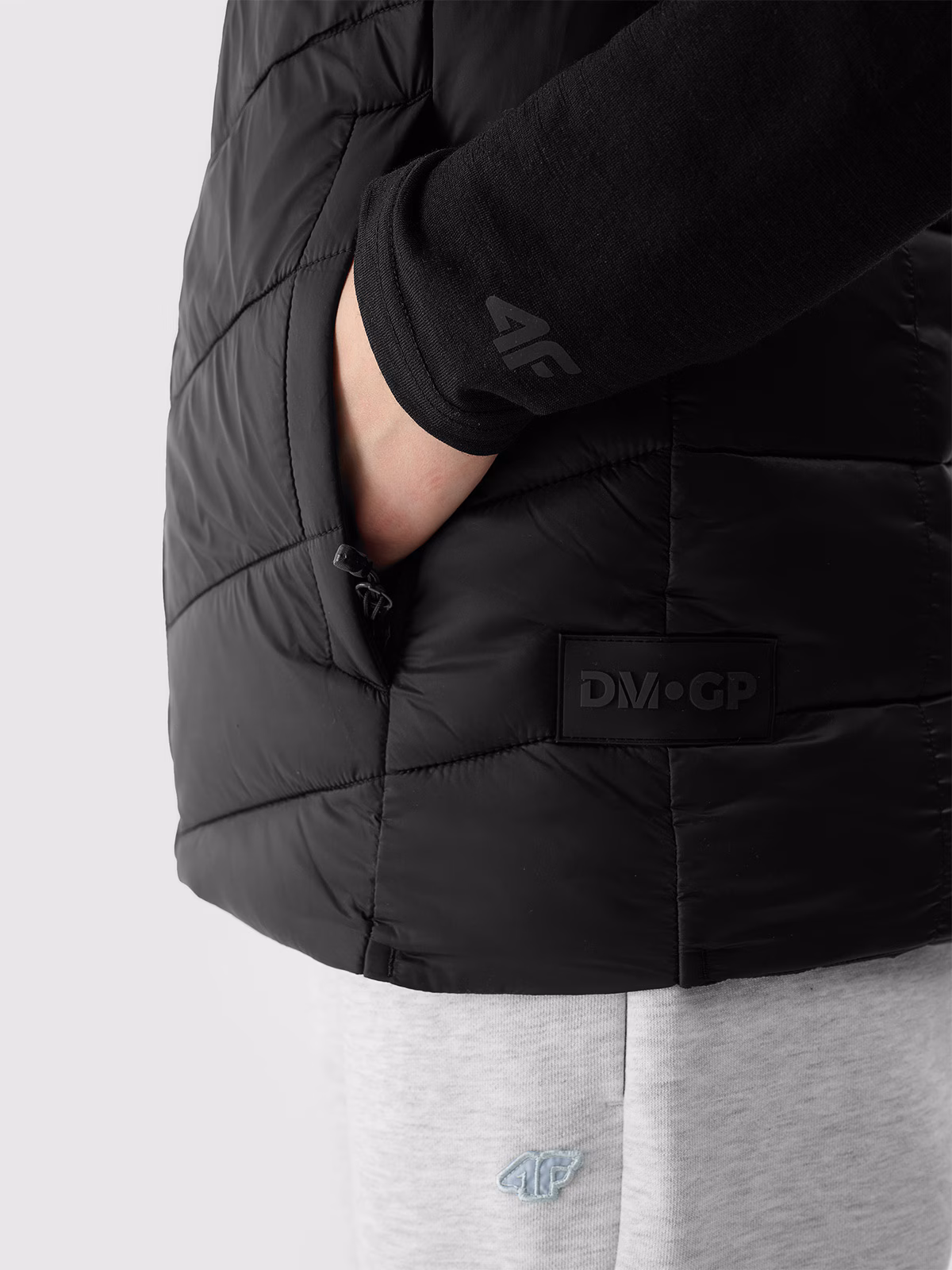 Bezrękawnik puchowy z wypełnieniem syntetycznym uniseks 4F x Drift Masters - czarny